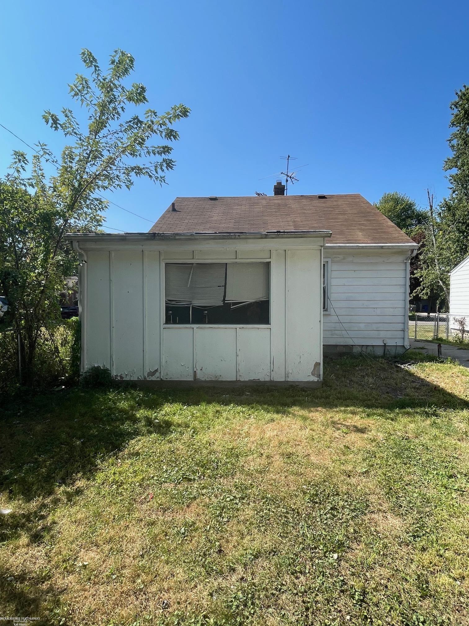 5570 Farmbrook Street Property Photo 17