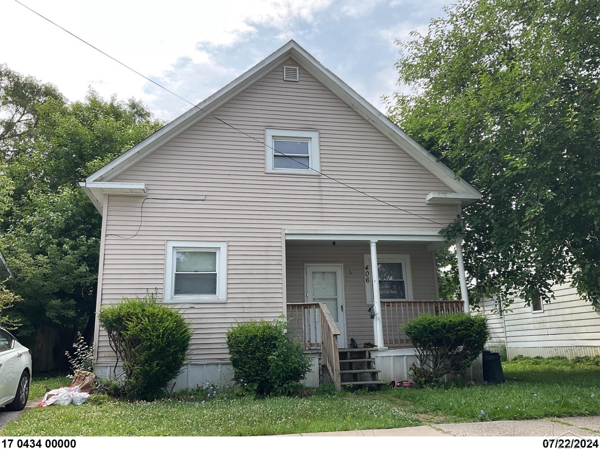 406 S WOODBRIDGE Street