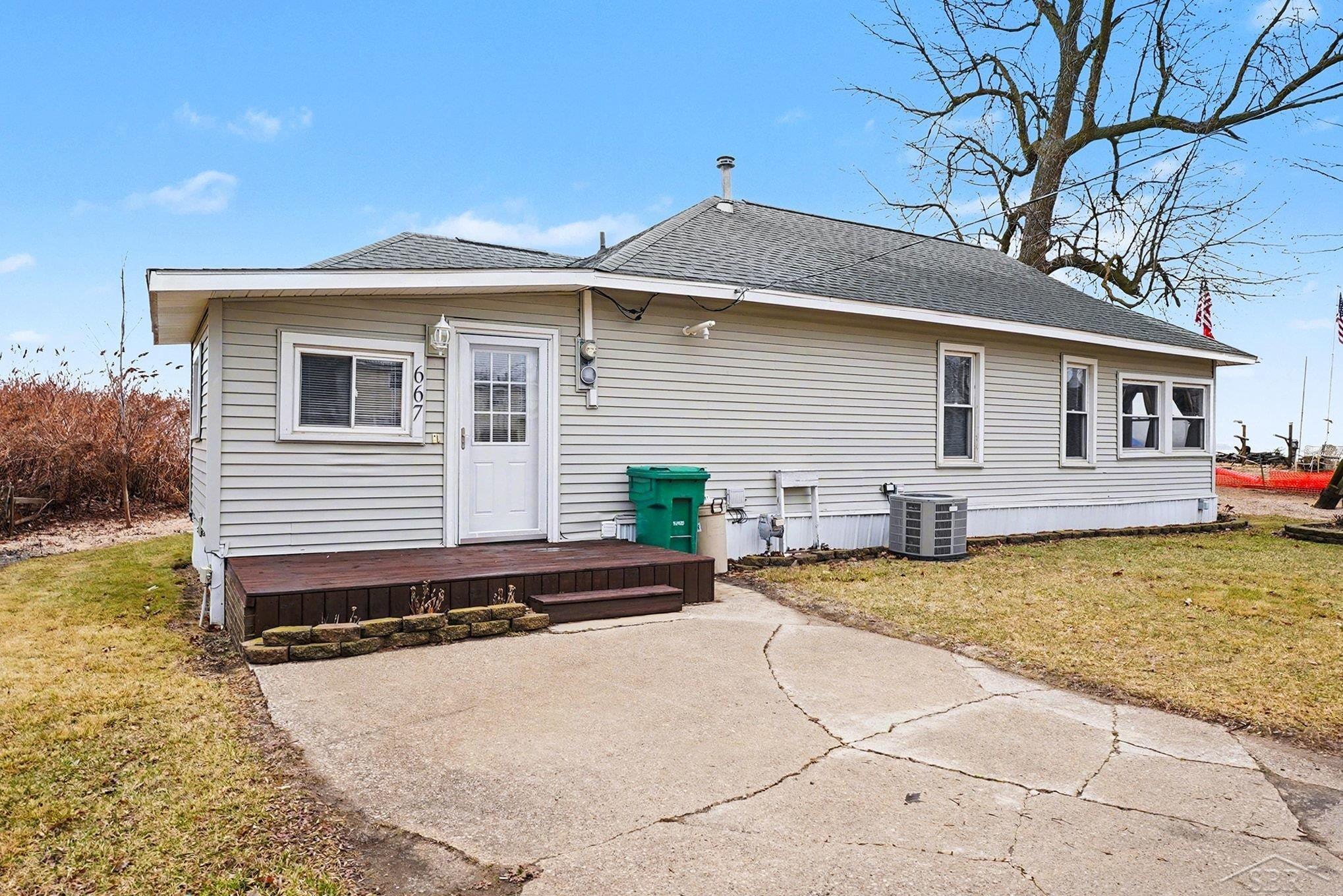 667 Bay Road
