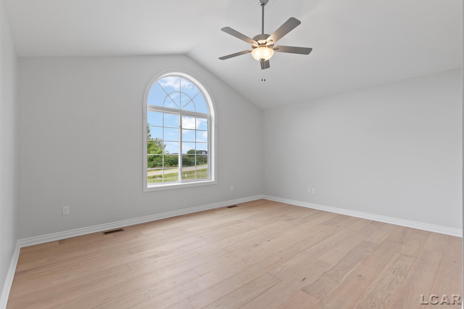 114 Bloomfield Boulevard Property Photo 18