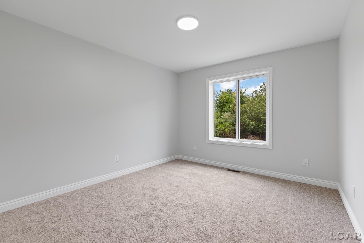 114 Bloomfield Boulevard Property Photo 31