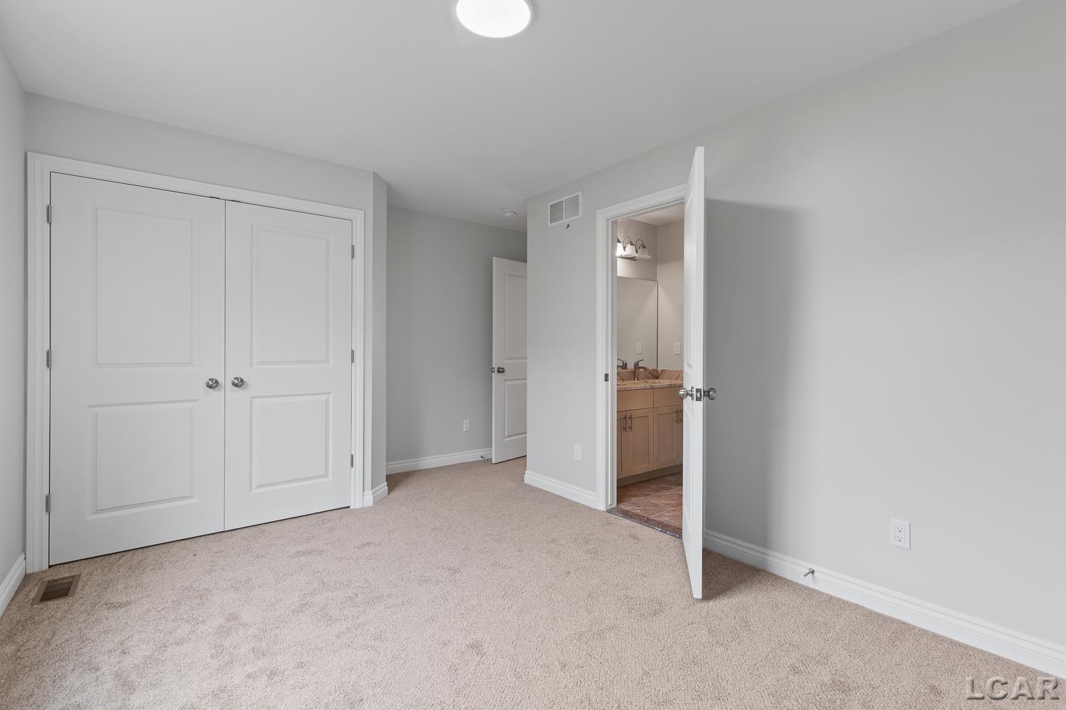 114 Bloomfield Boulevard Property Photo 35