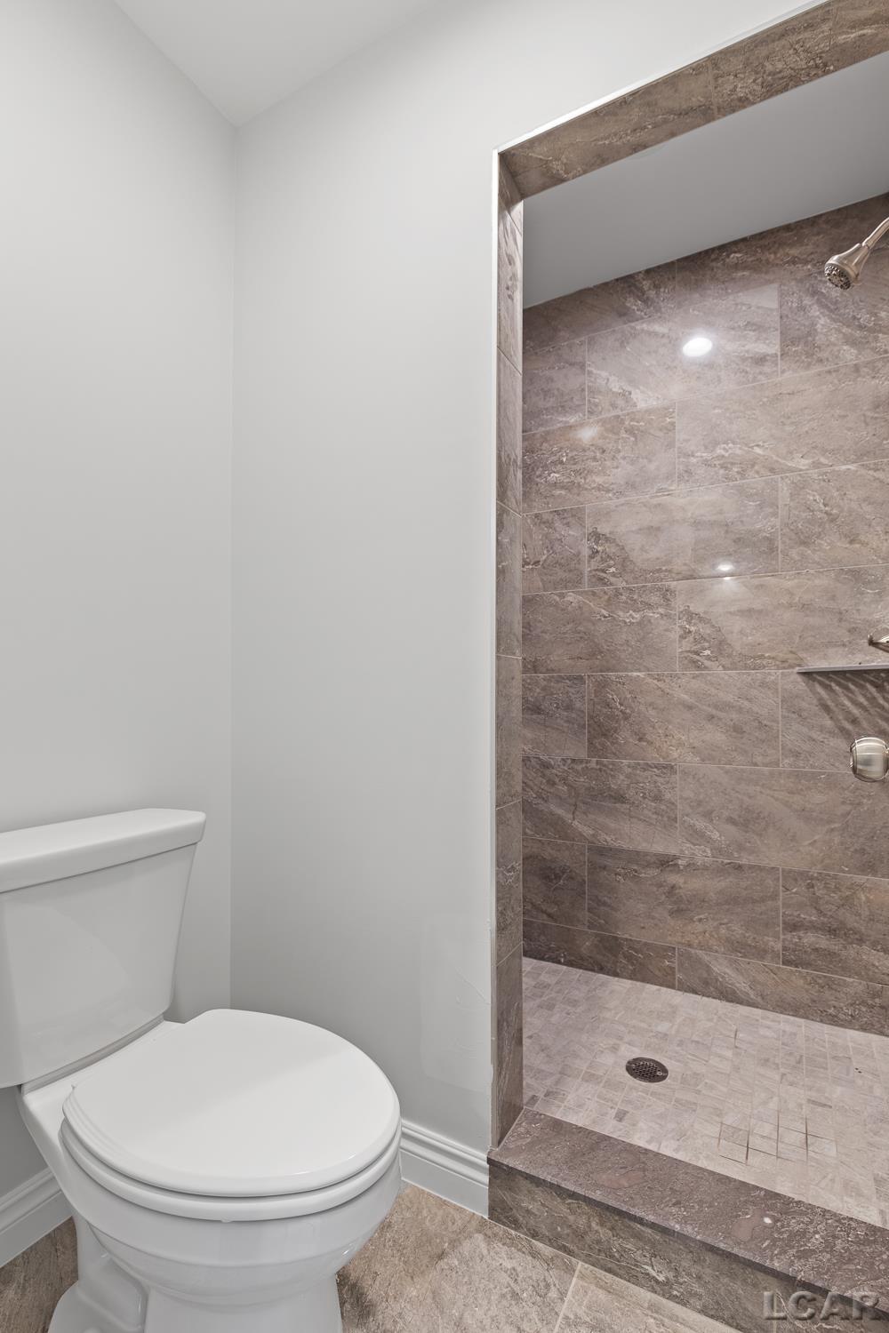 114 Bloomfield Boulevard Property Photo 37