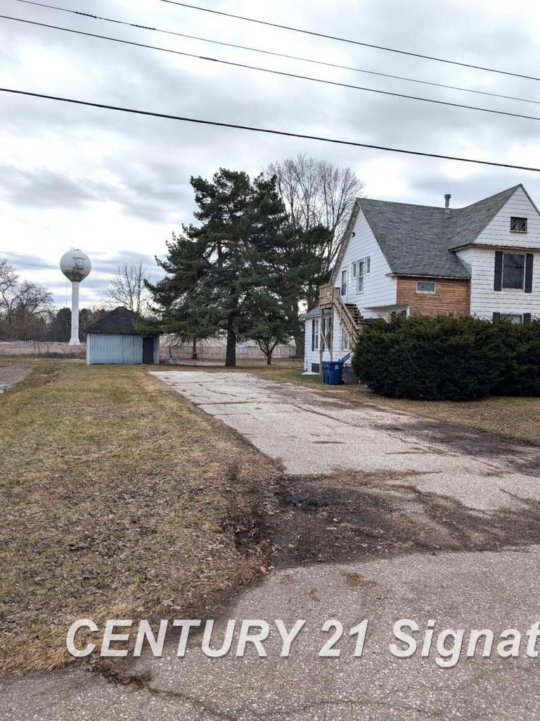 812 Sanderson Street Property Photo 2