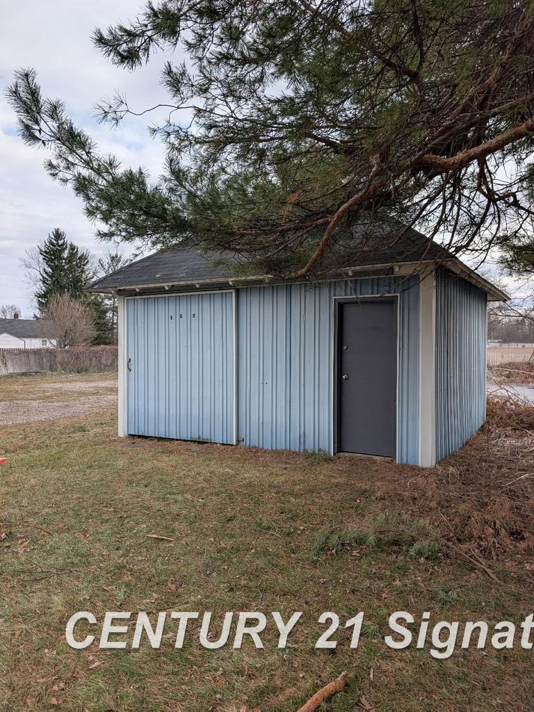 812 Sanderson Street Property Photo 3