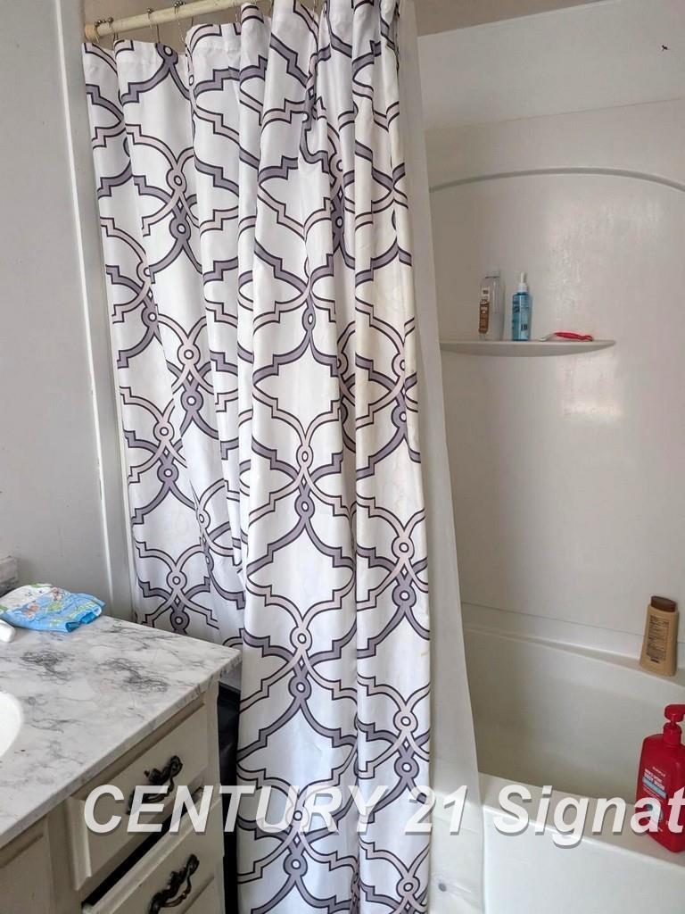 812 Sanderson Street Property Photo 8