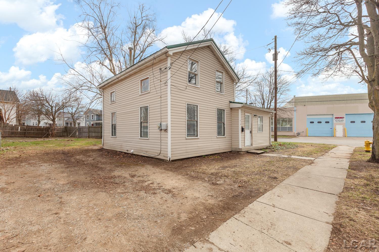 206 Ormsby Street