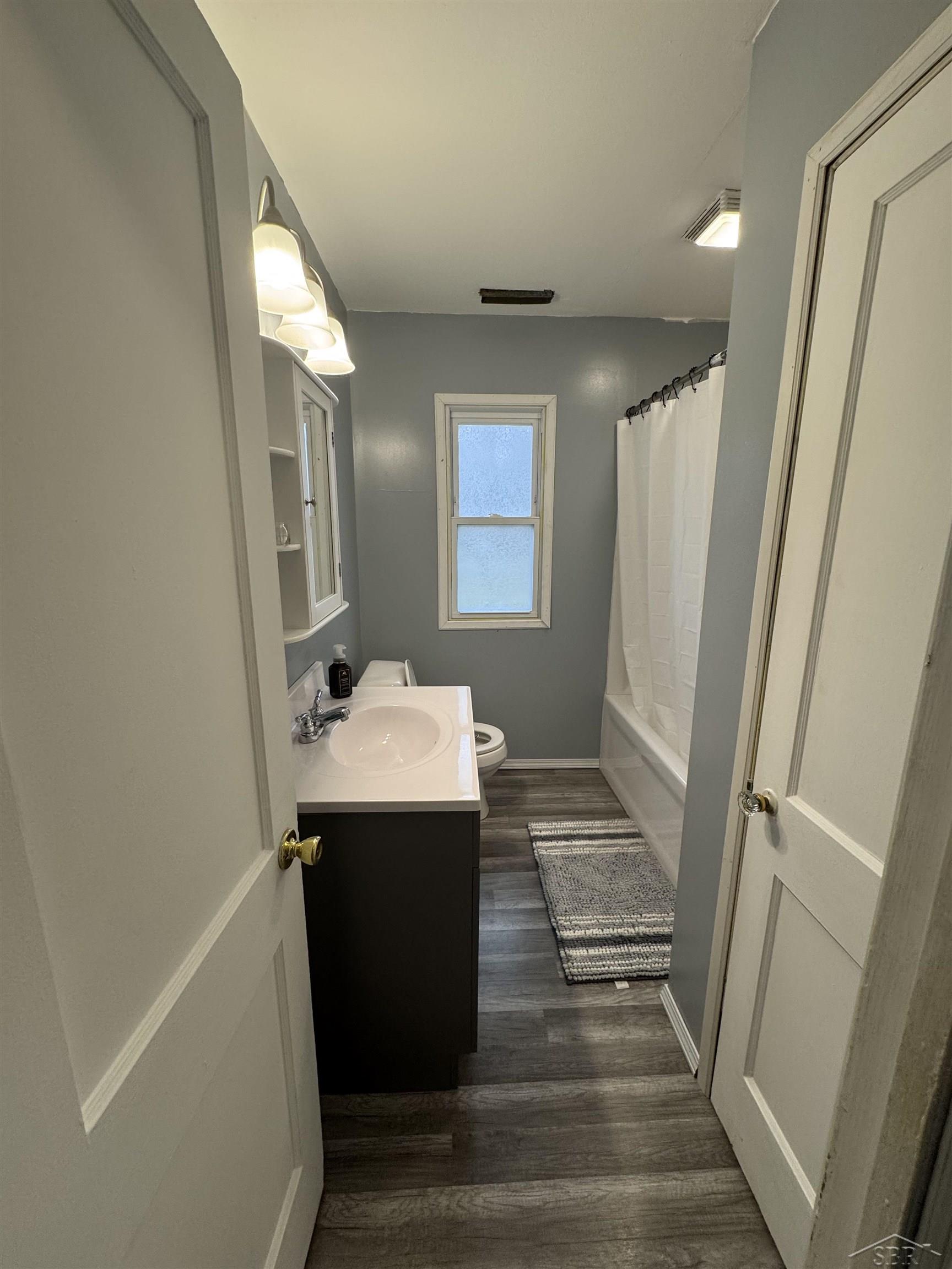 2028 Auburn Street Property Photo 18