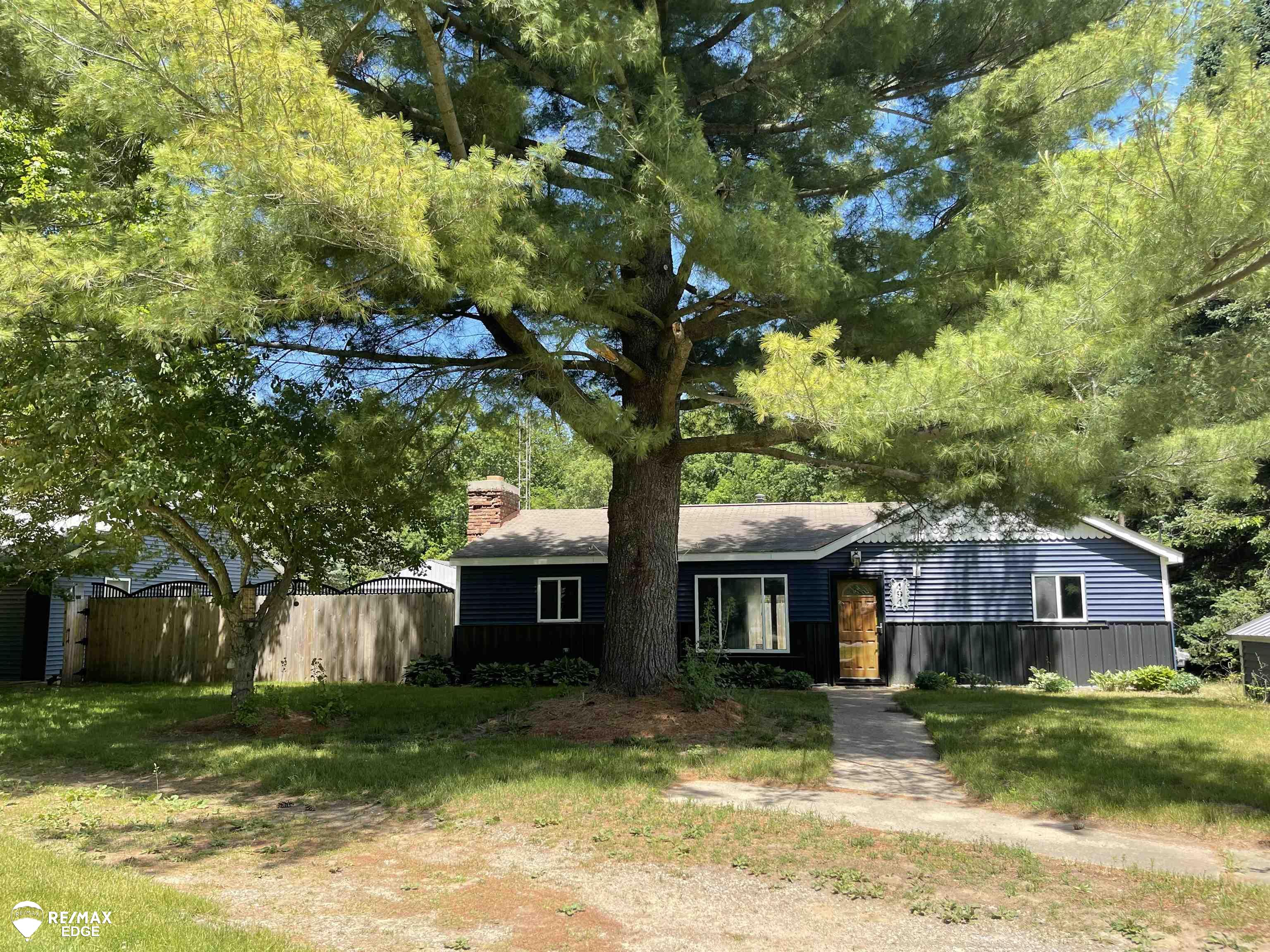 494 W Barnes Lake Road Property Photo 1