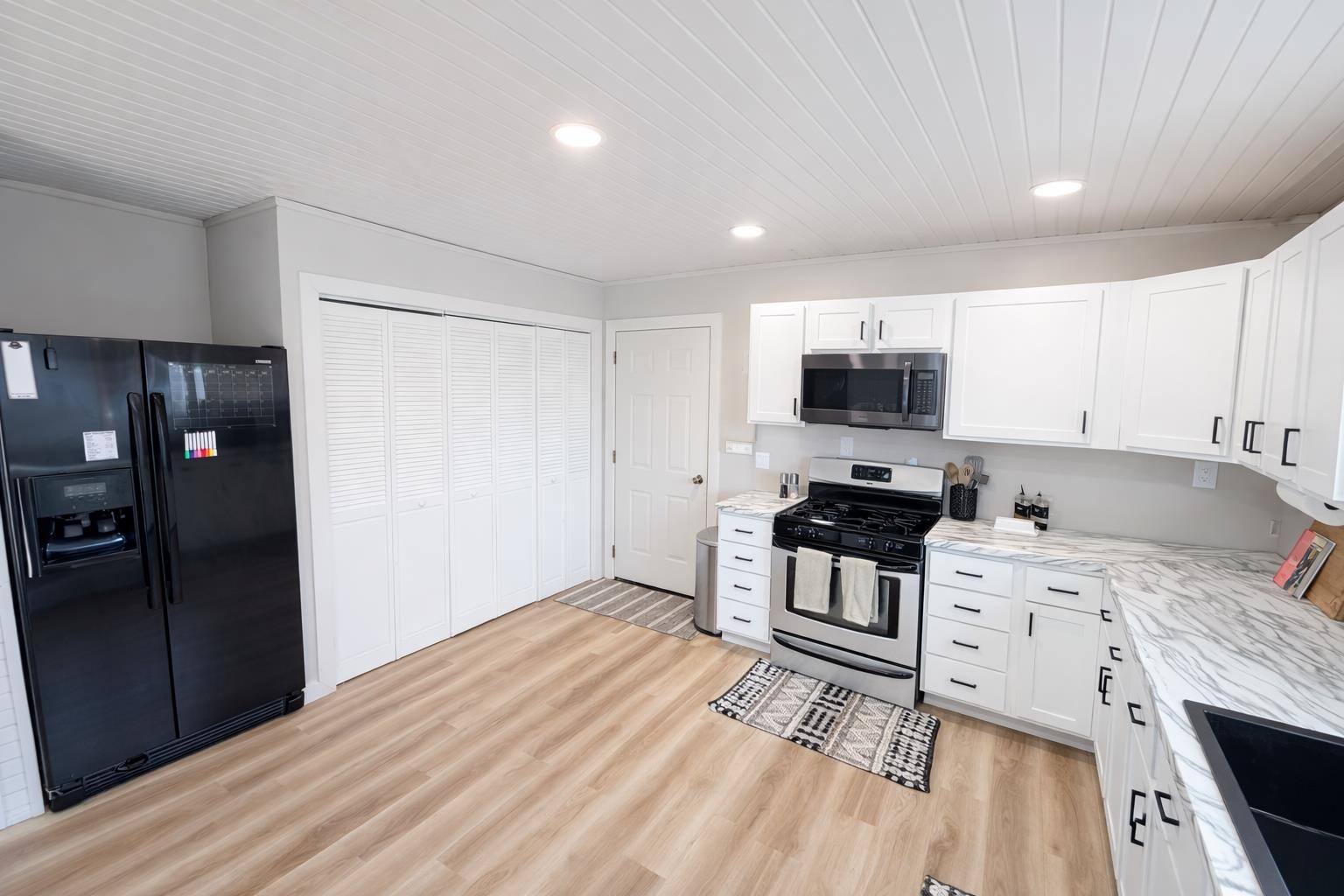 4175 Hicks Road Property Photo 16