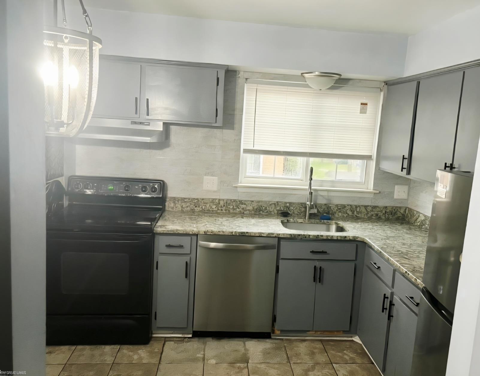 25344 Shiawassee Circle Property Photo 4