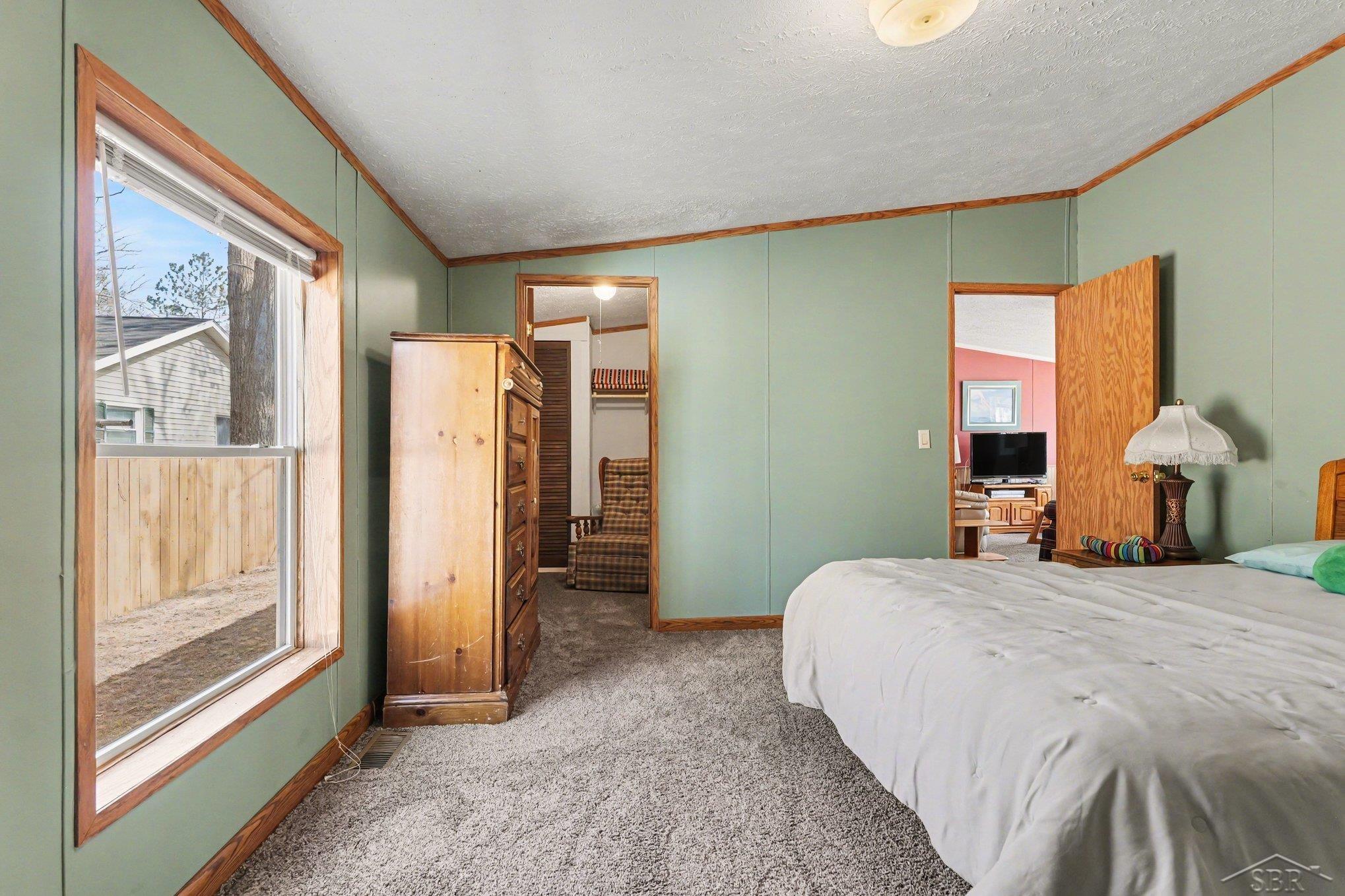 5361 E 11th Street Property Photo 8