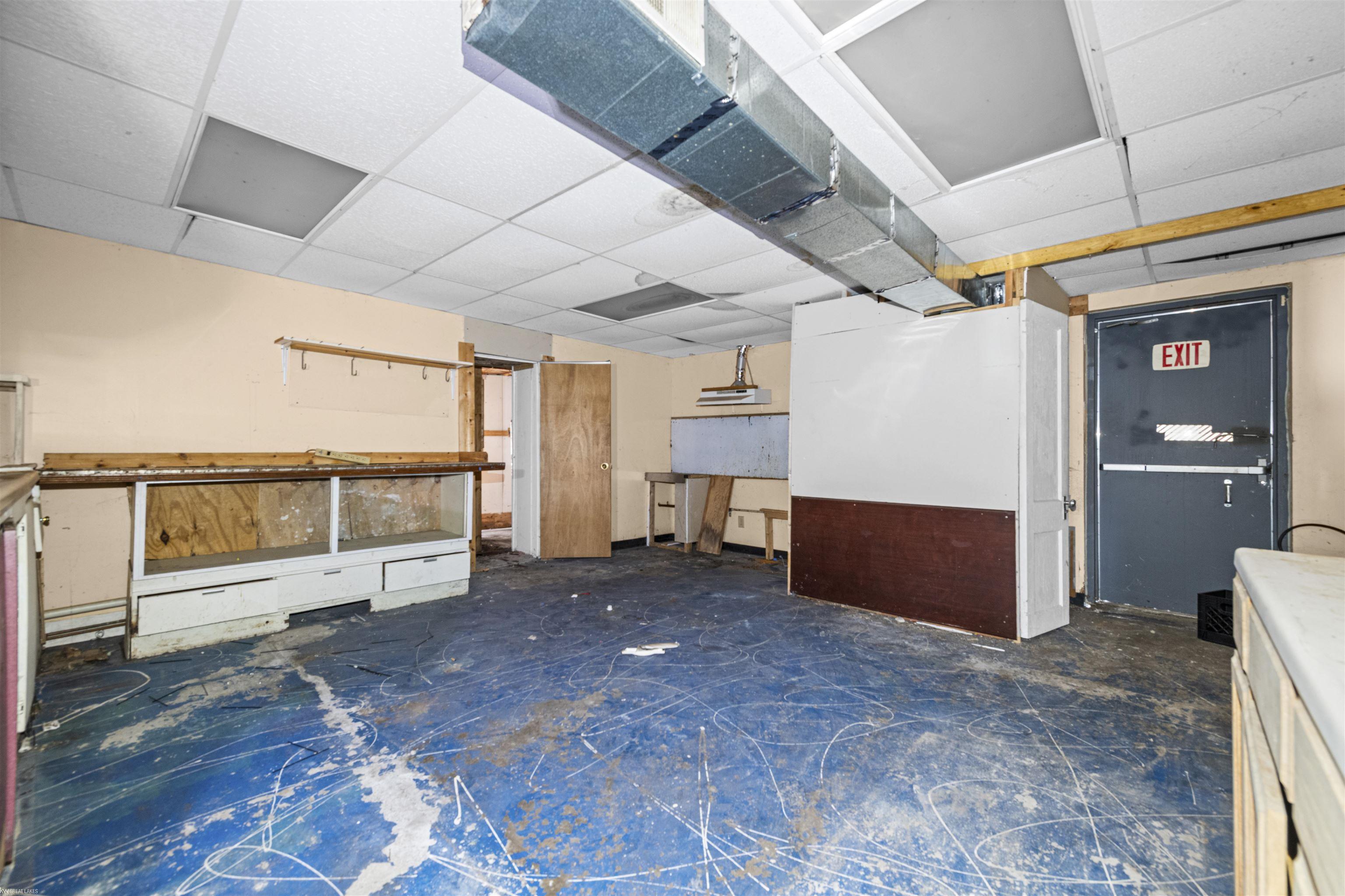 10630 Grand River Avenue Property Photo 12
