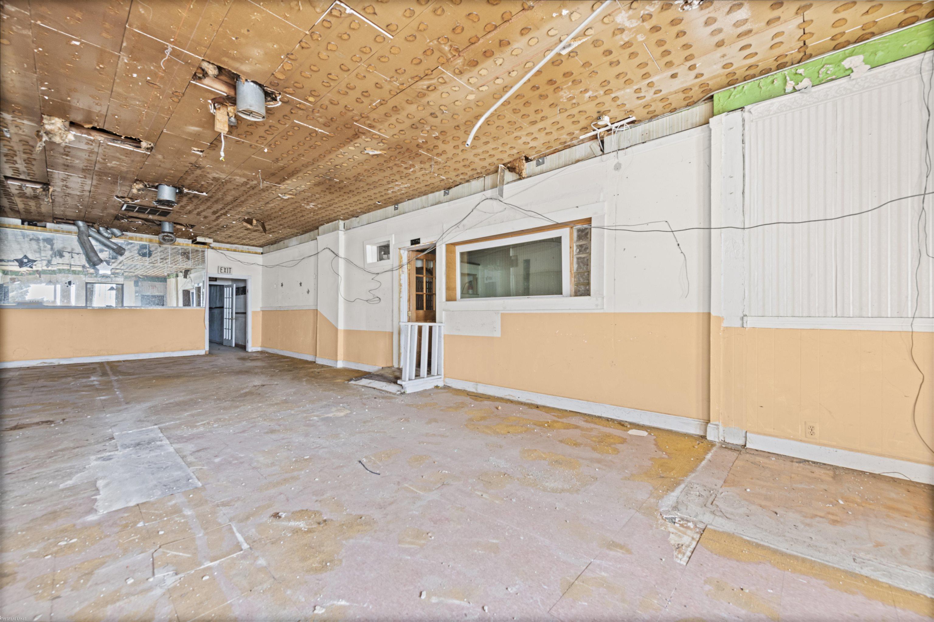 10630 Grand River Avenue Property Photo 16