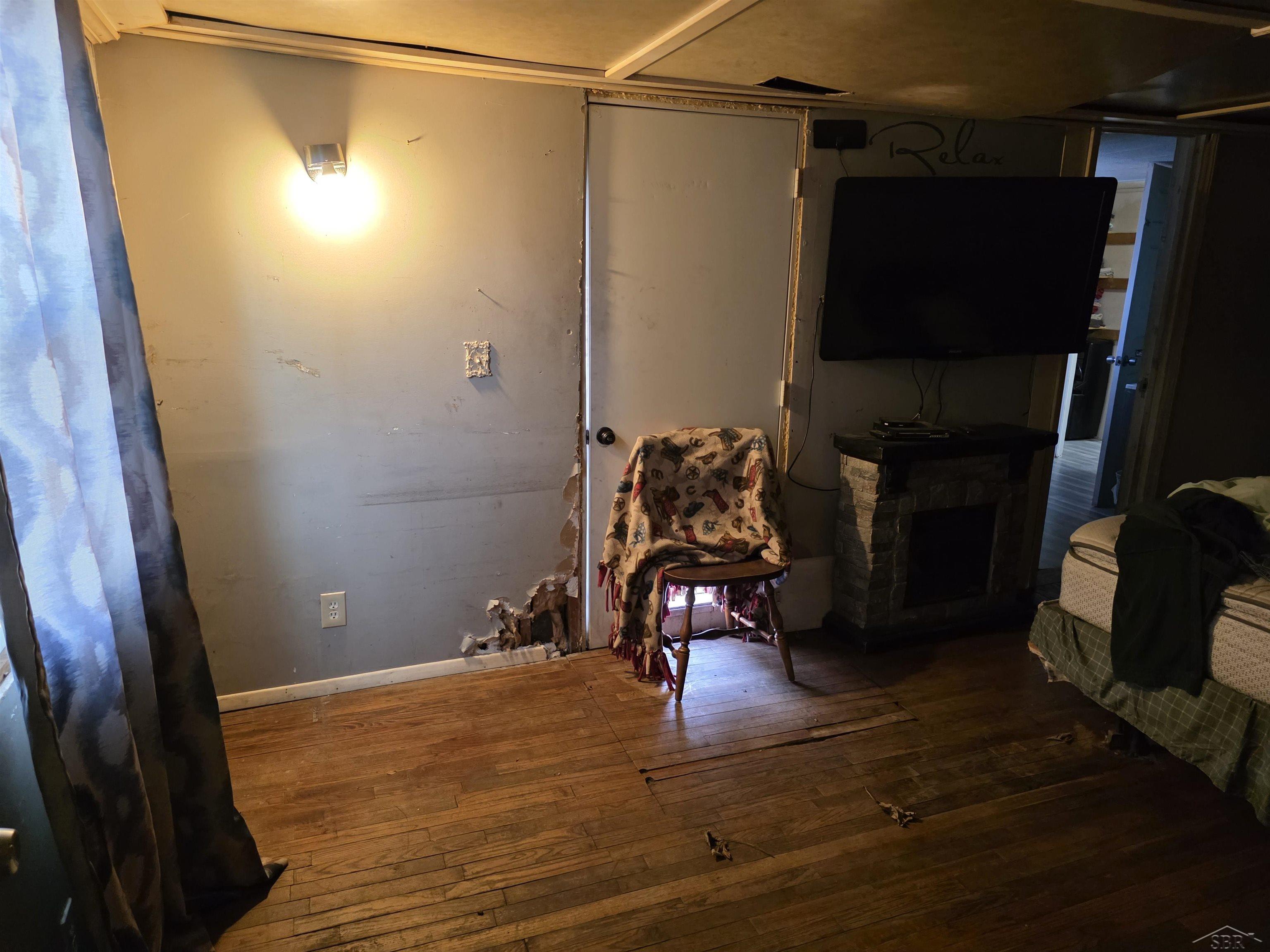 1711 S Poseyville Road Property Photo 9