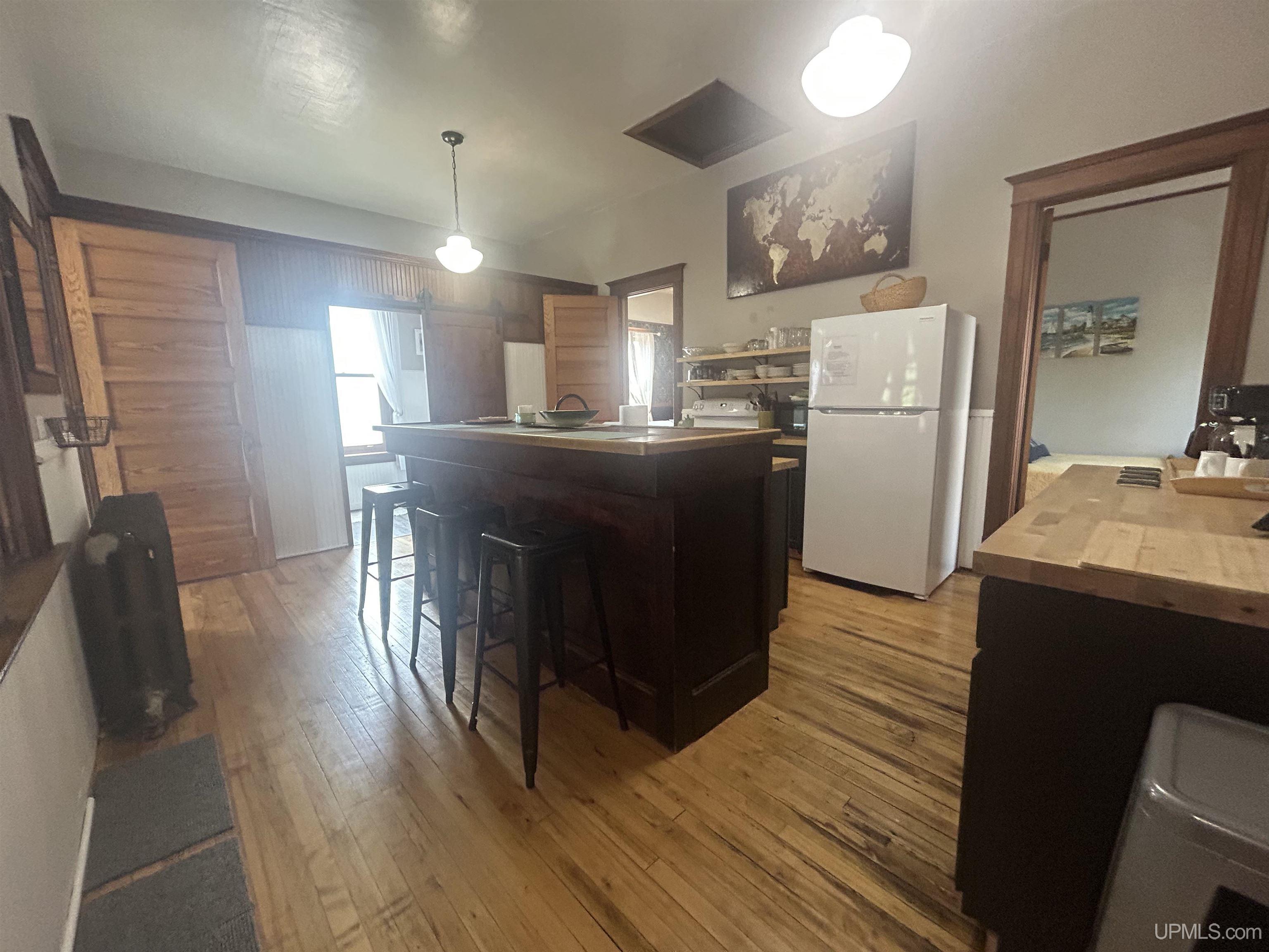 220 W Munising Avenue Property Photo 14
