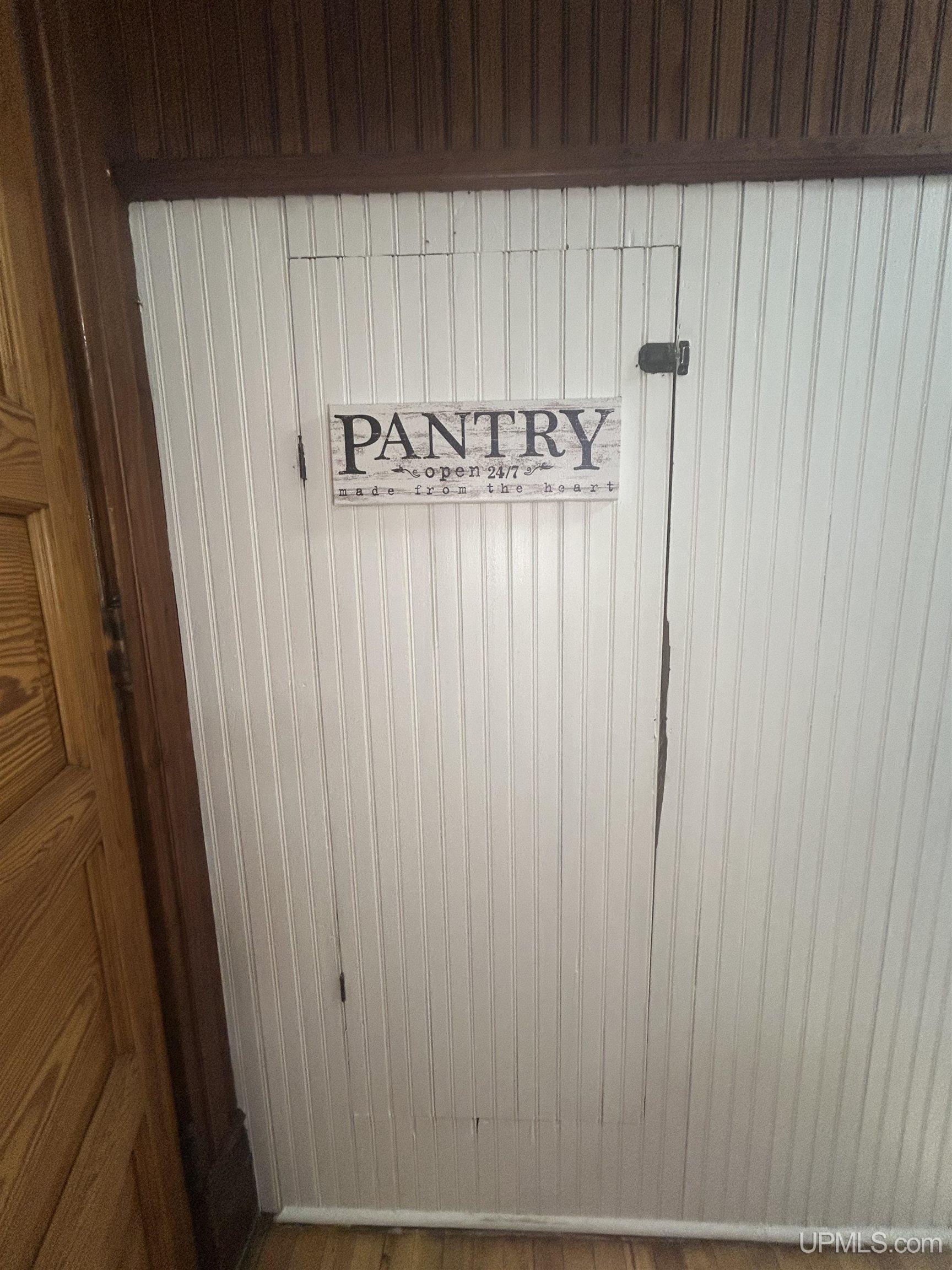 220 W Munising Avenue Property Photo 18