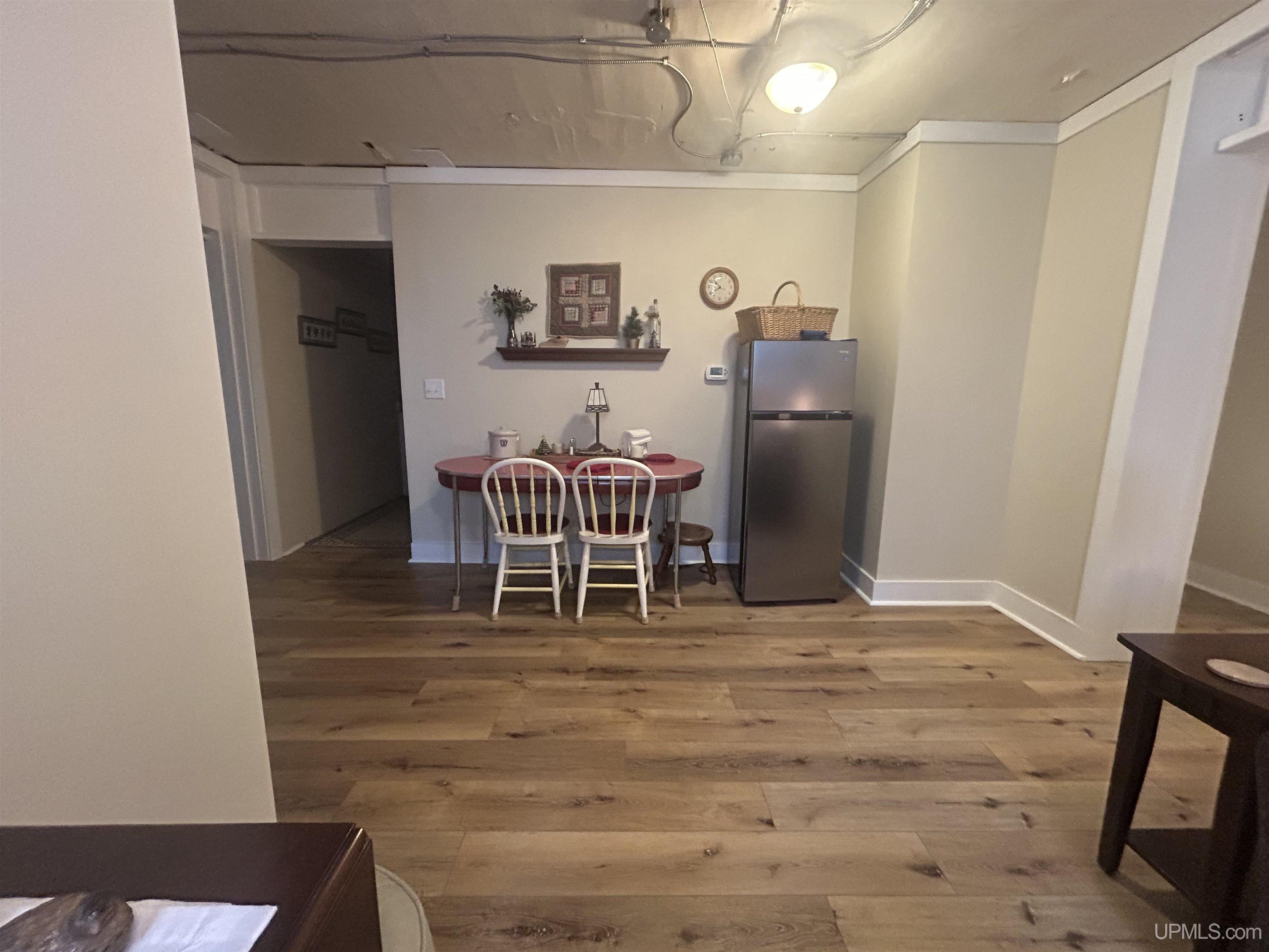 220 W Munising Avenue Property Photo 27