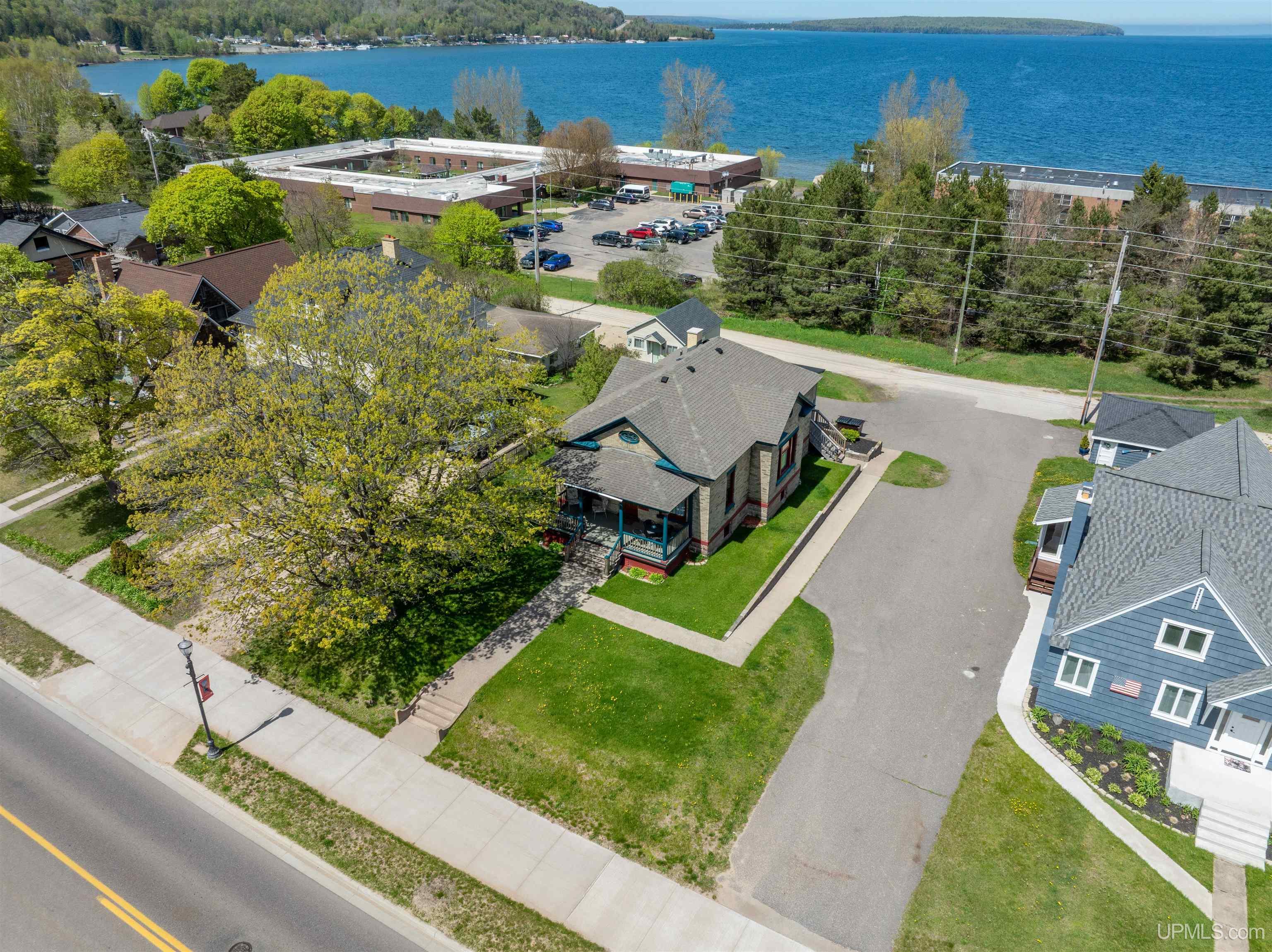 220 W Munising Avenue Property Photo 47