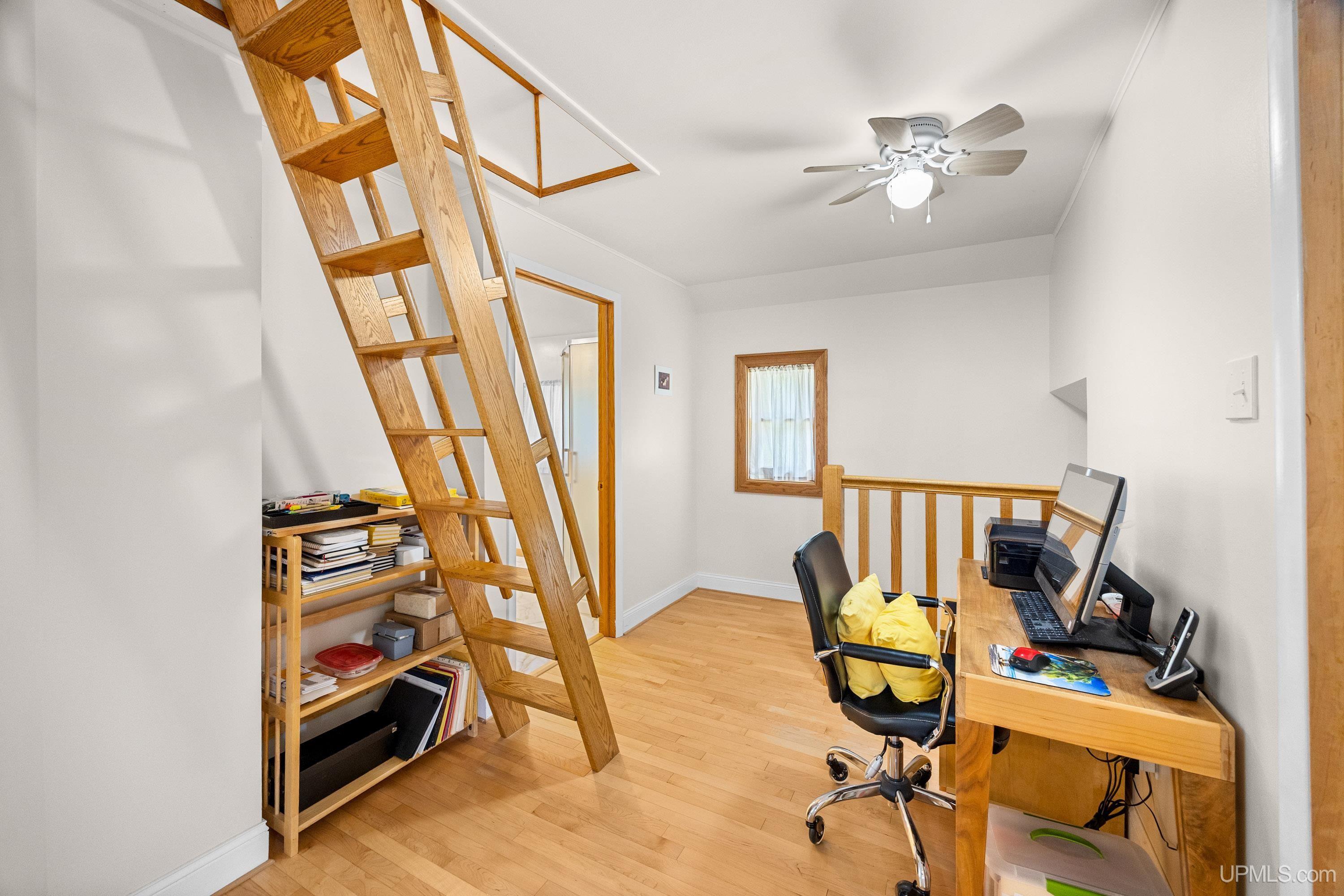 305 Emerald Street Property Photo 17