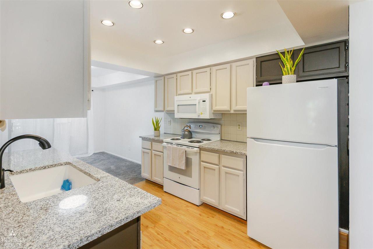 32 Meadow Wood Drive Property Photo 6