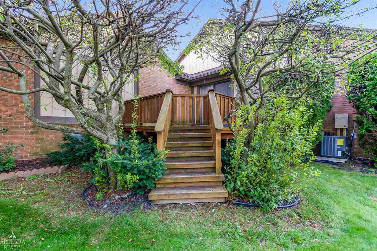 32 Meadow Wood Drive Property Photo 20