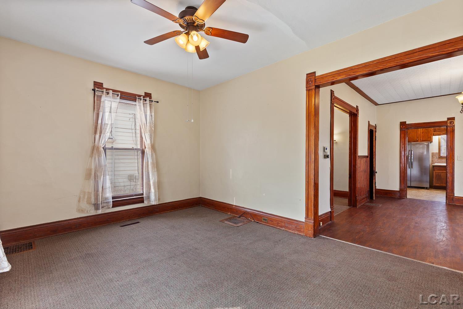 907 E Hunt Street Property Photo 12
