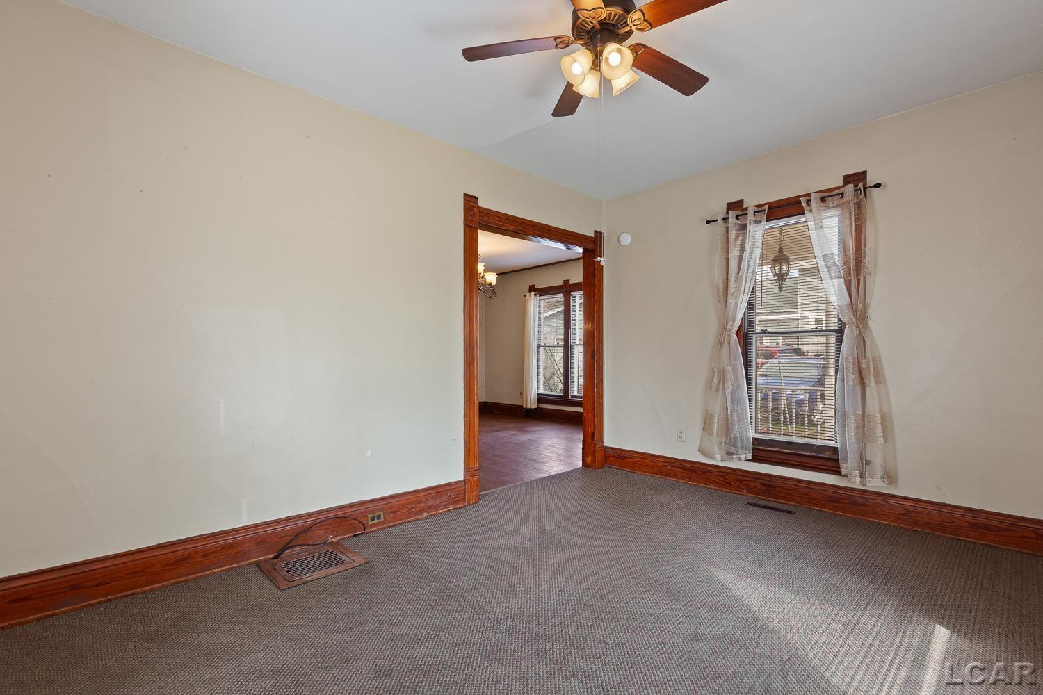 907 E Hunt Street Property Photo 13