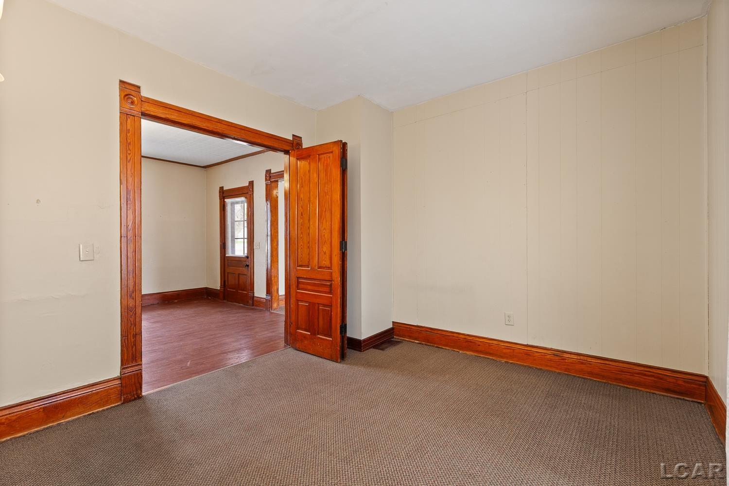 907 E Hunt Street Property Photo 15