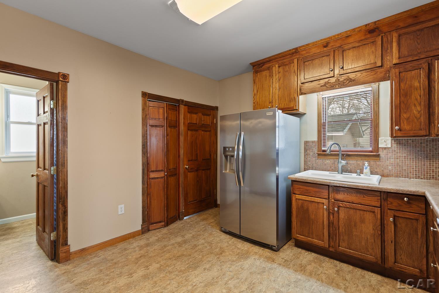 907 E Hunt Street Property Photo 18