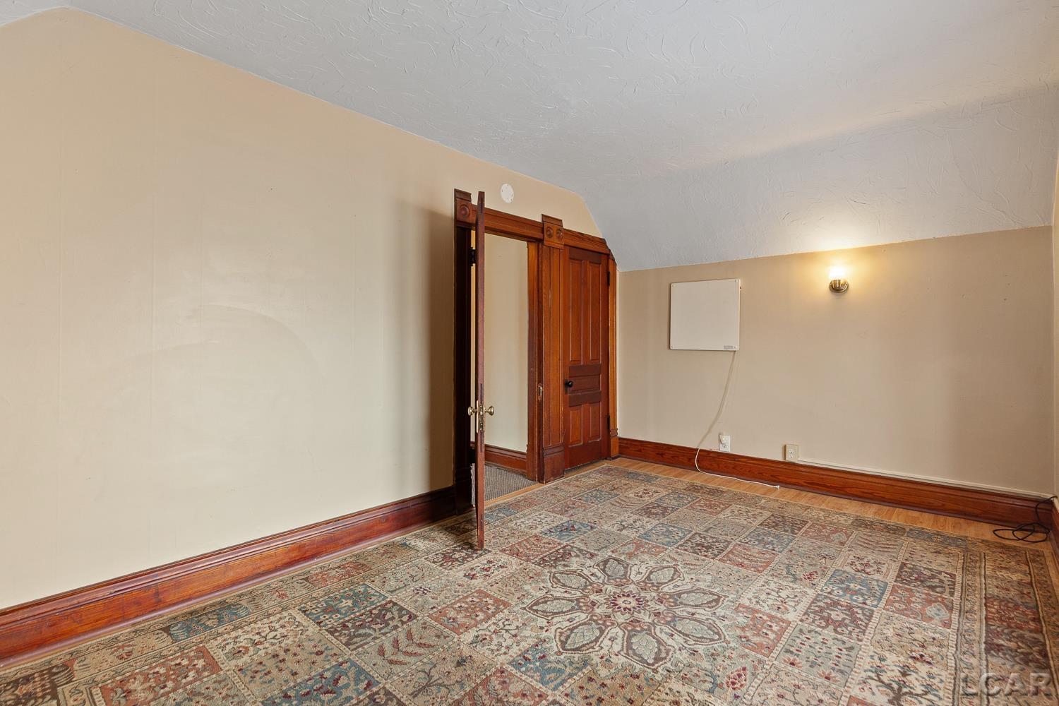 907 E Hunt Street Property Photo 22