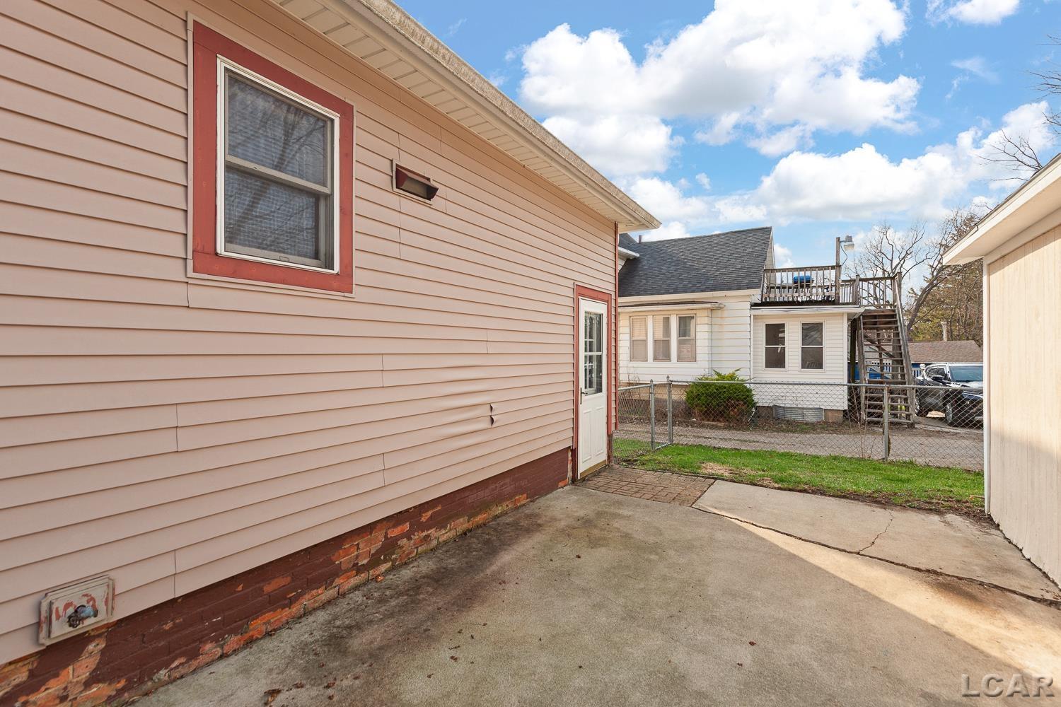 907 E Hunt Street Property Photo 28