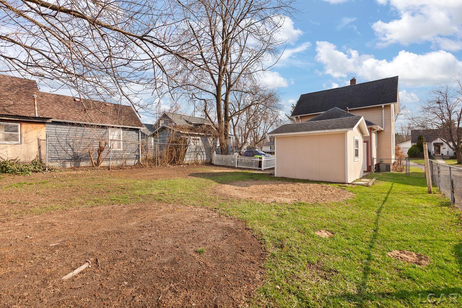 907 E Hunt Street Property Photo 29