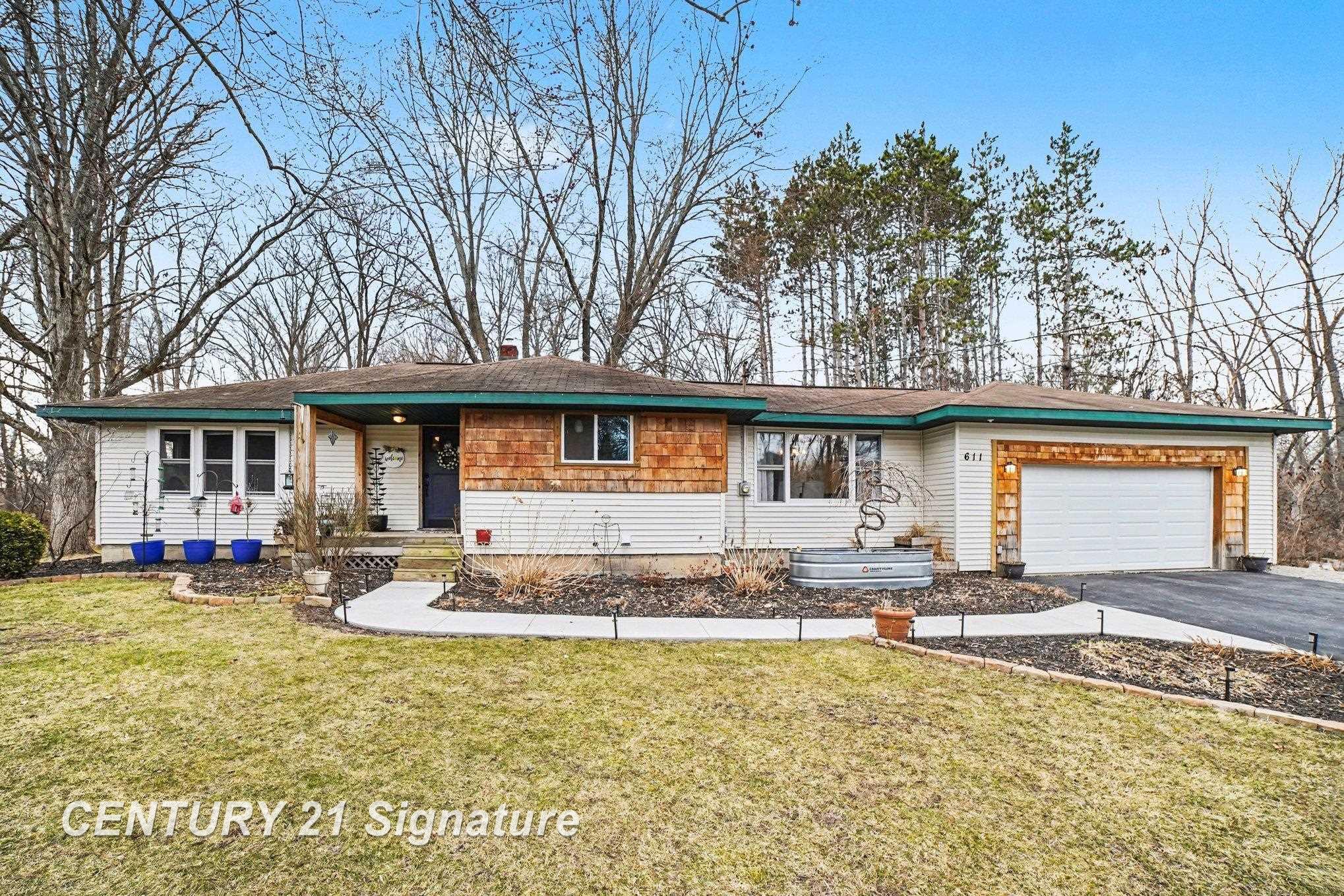 611 Sandow Road Property Photo 1