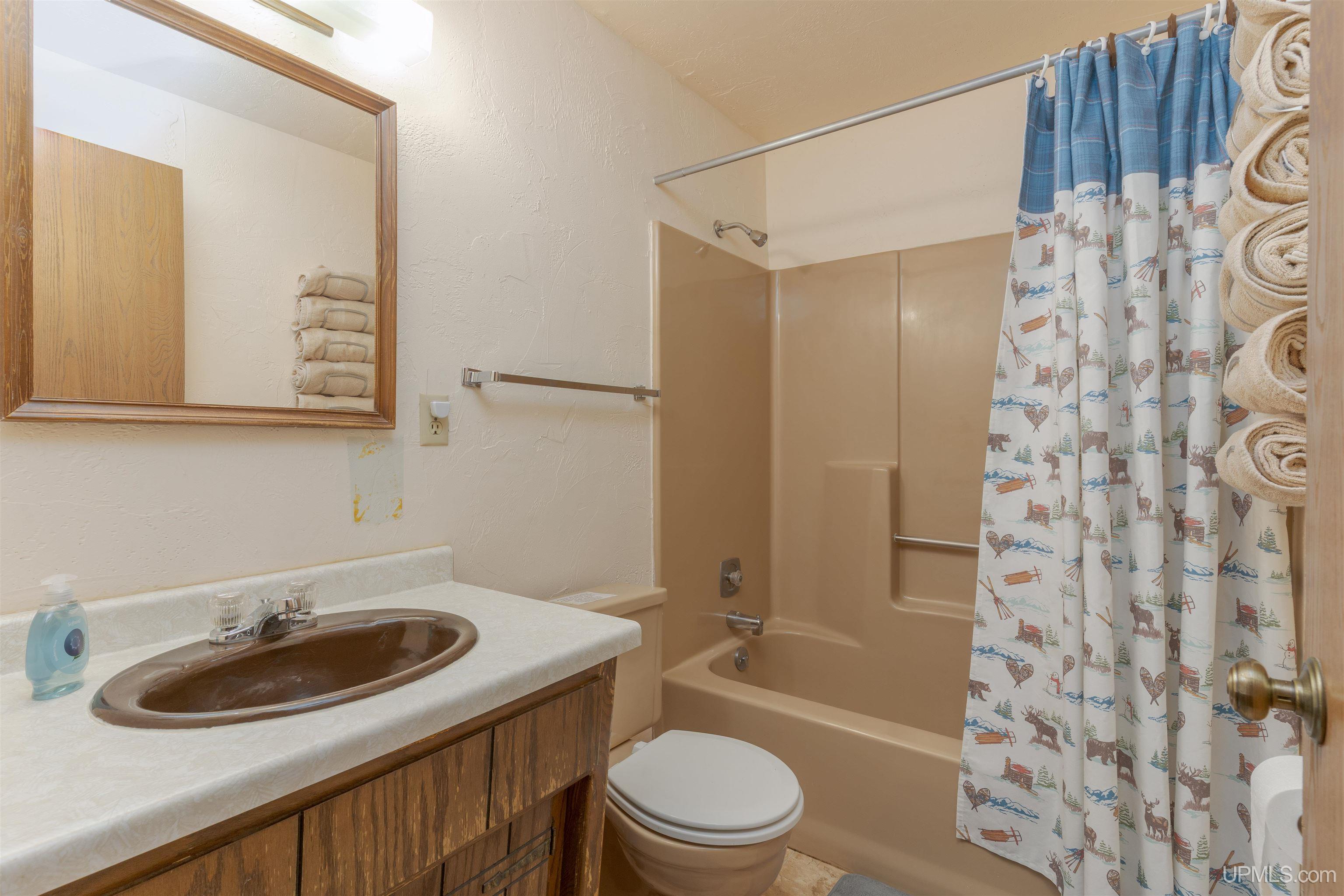 111 Little Deer Road Property Photo 10