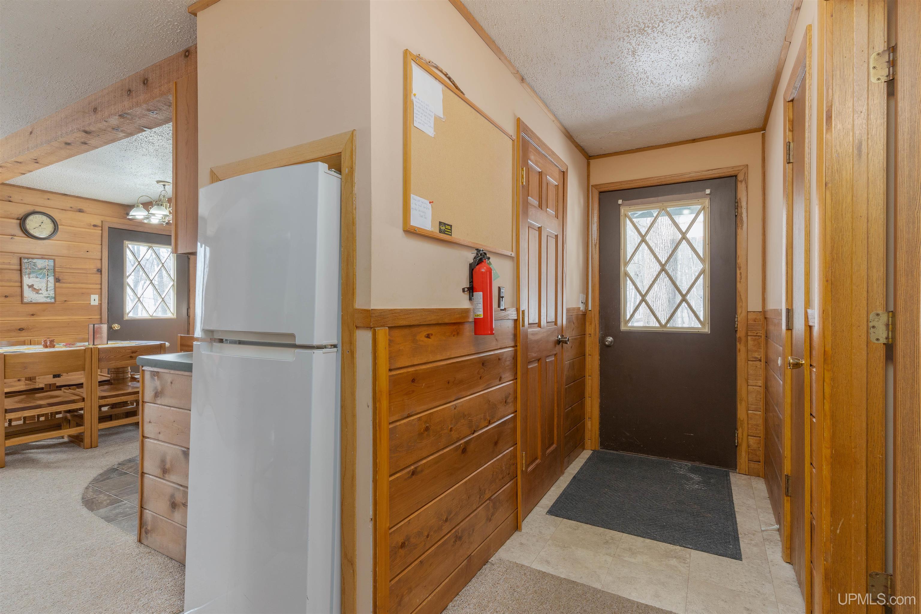 111 Little Deer Road Property Photo 12
