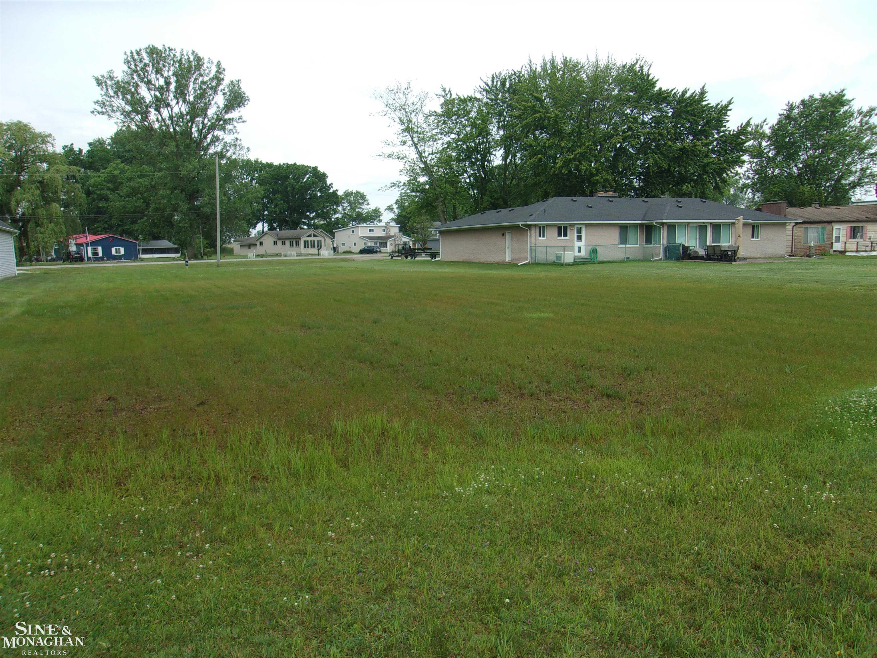 00000 N Channel Drive Property Photo 7