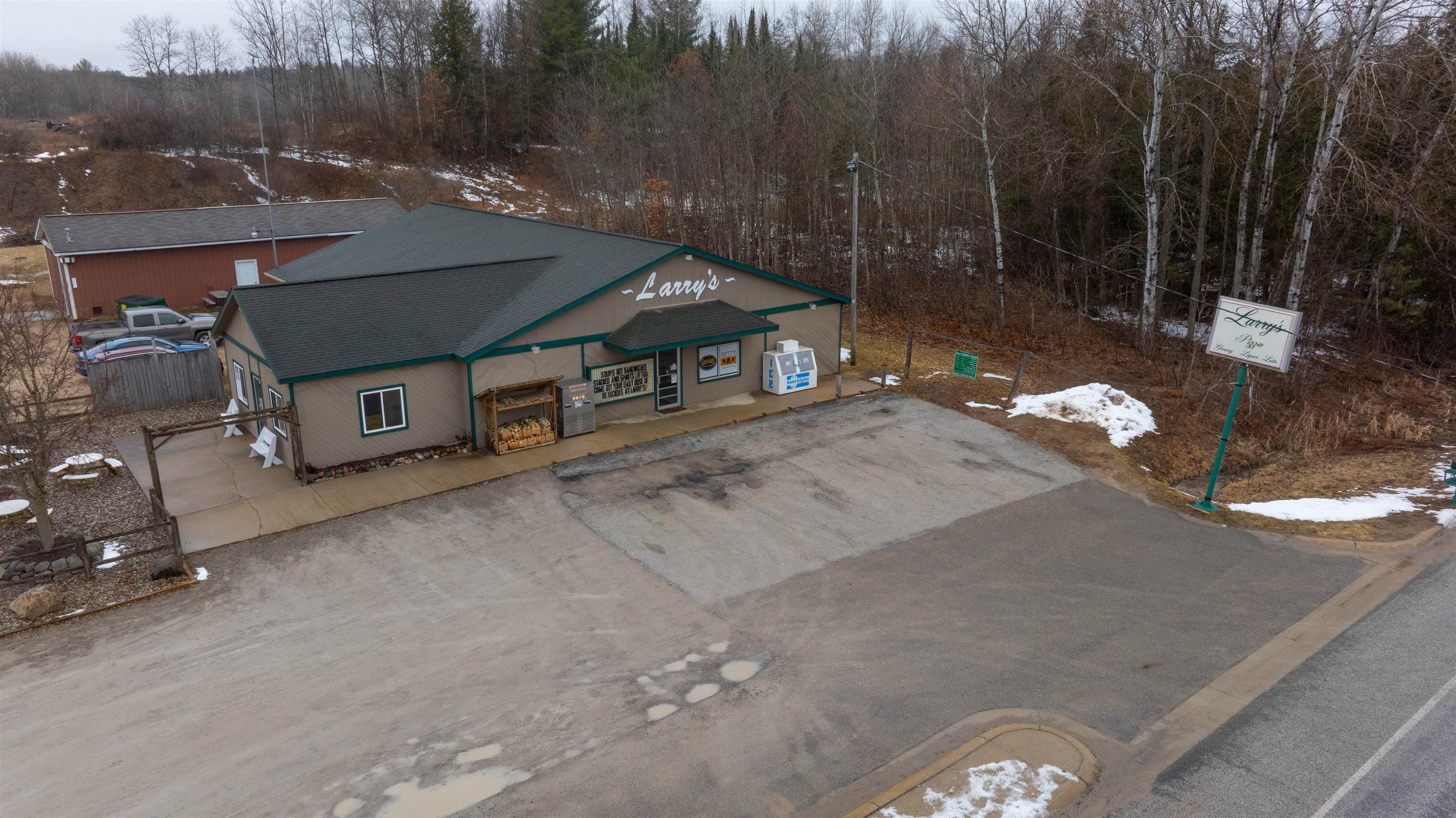 5449 Round Lake Road Property Photo 2