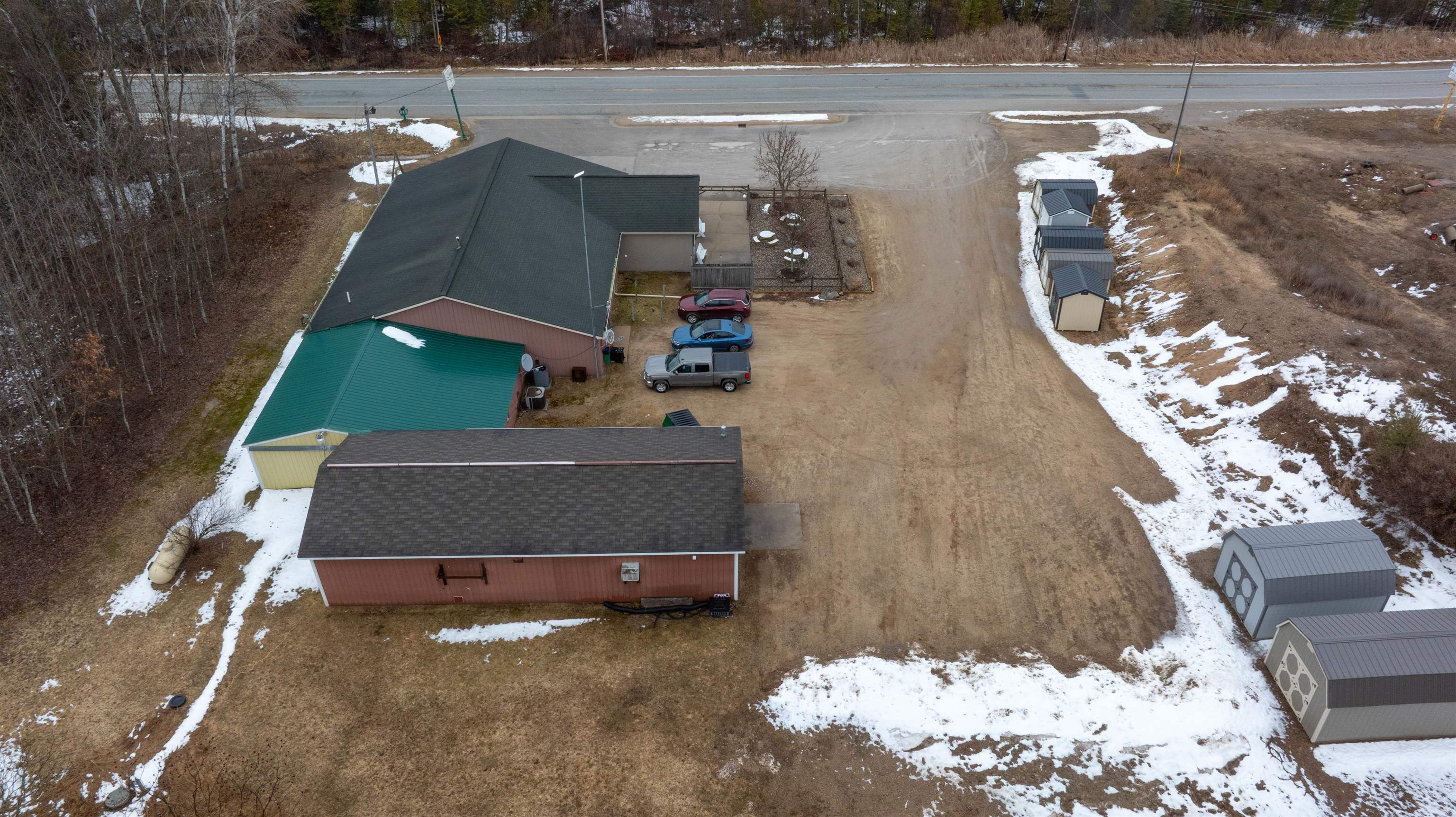 5449 Round Lake Road Property Photo 4