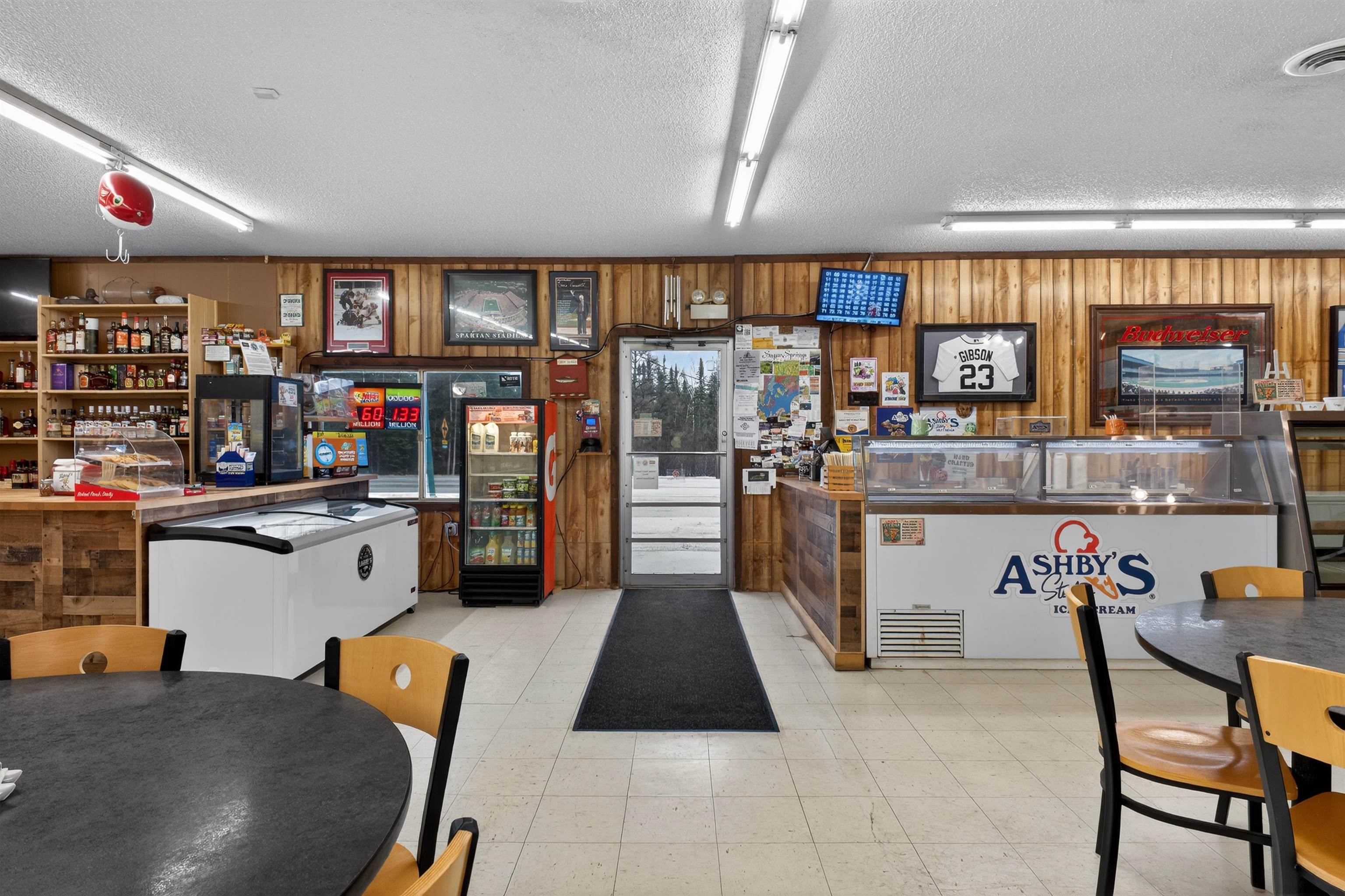 5449 Round Lake Road Property Photo 7