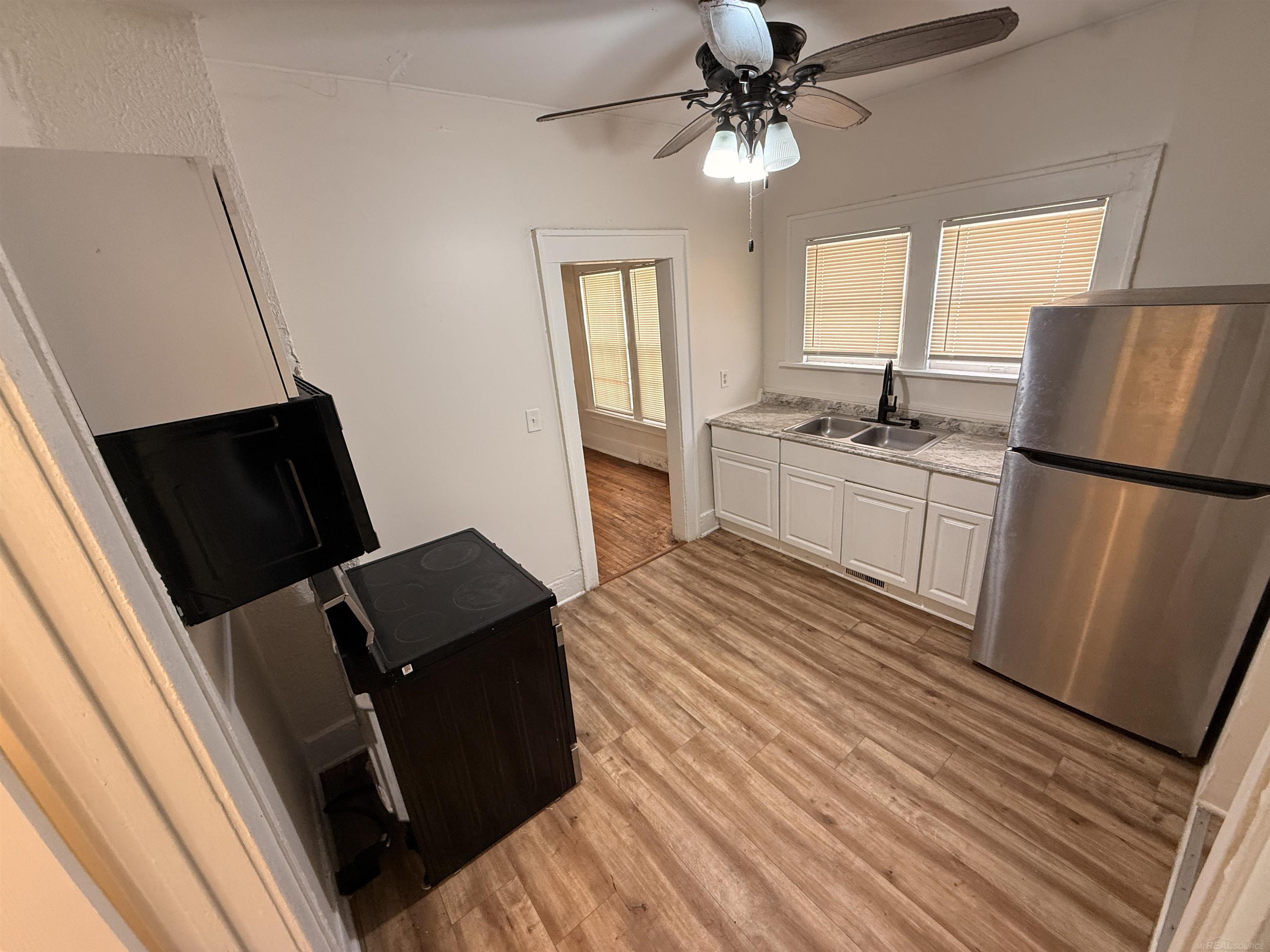 1311 E Nevada Street Property Photo 4