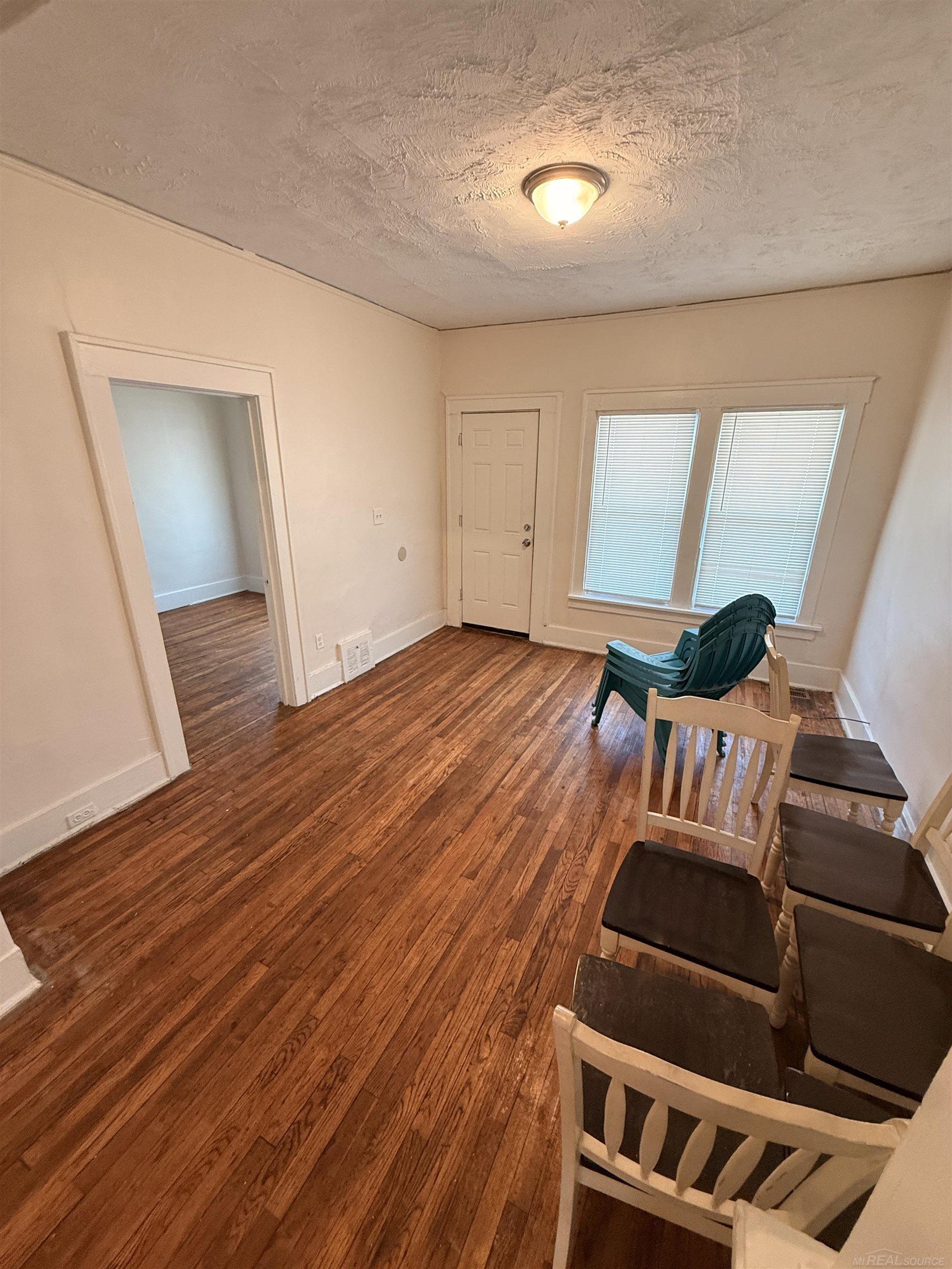 1311 E Nevada Street Property Photo 5