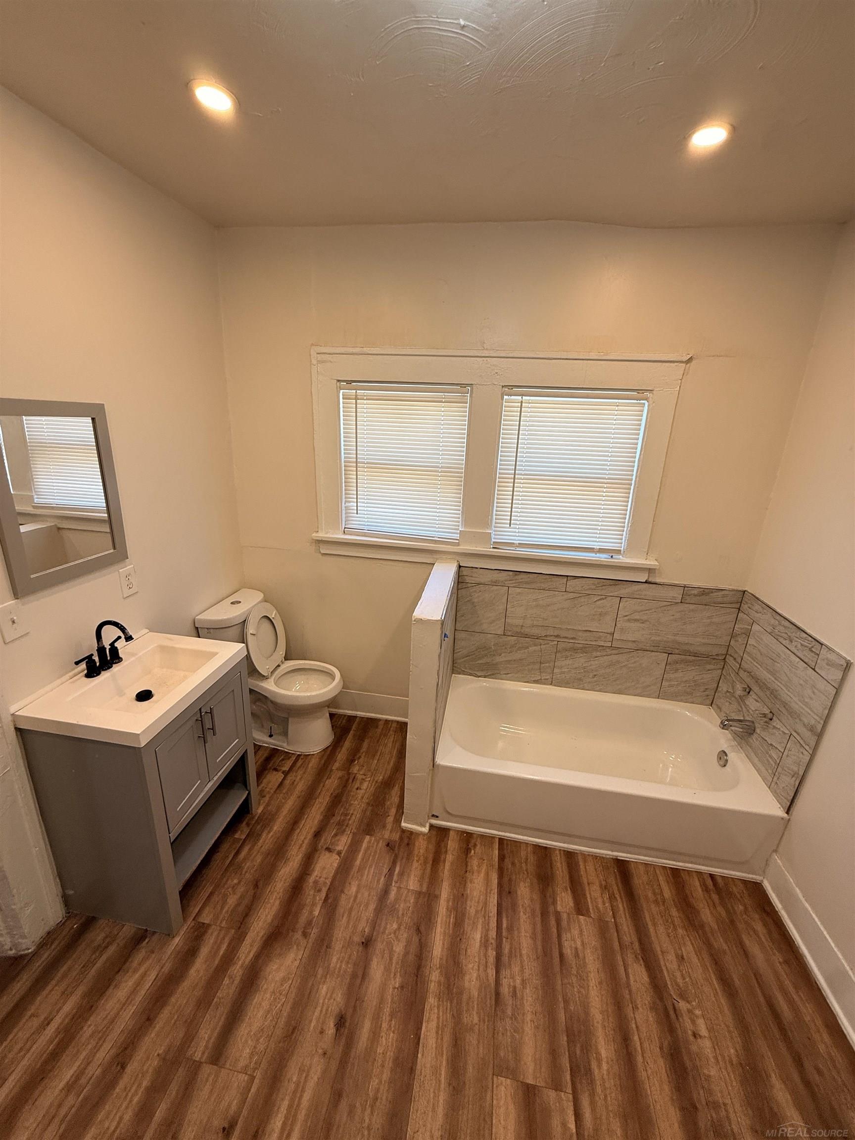 1311 E Nevada Street Property Photo 7