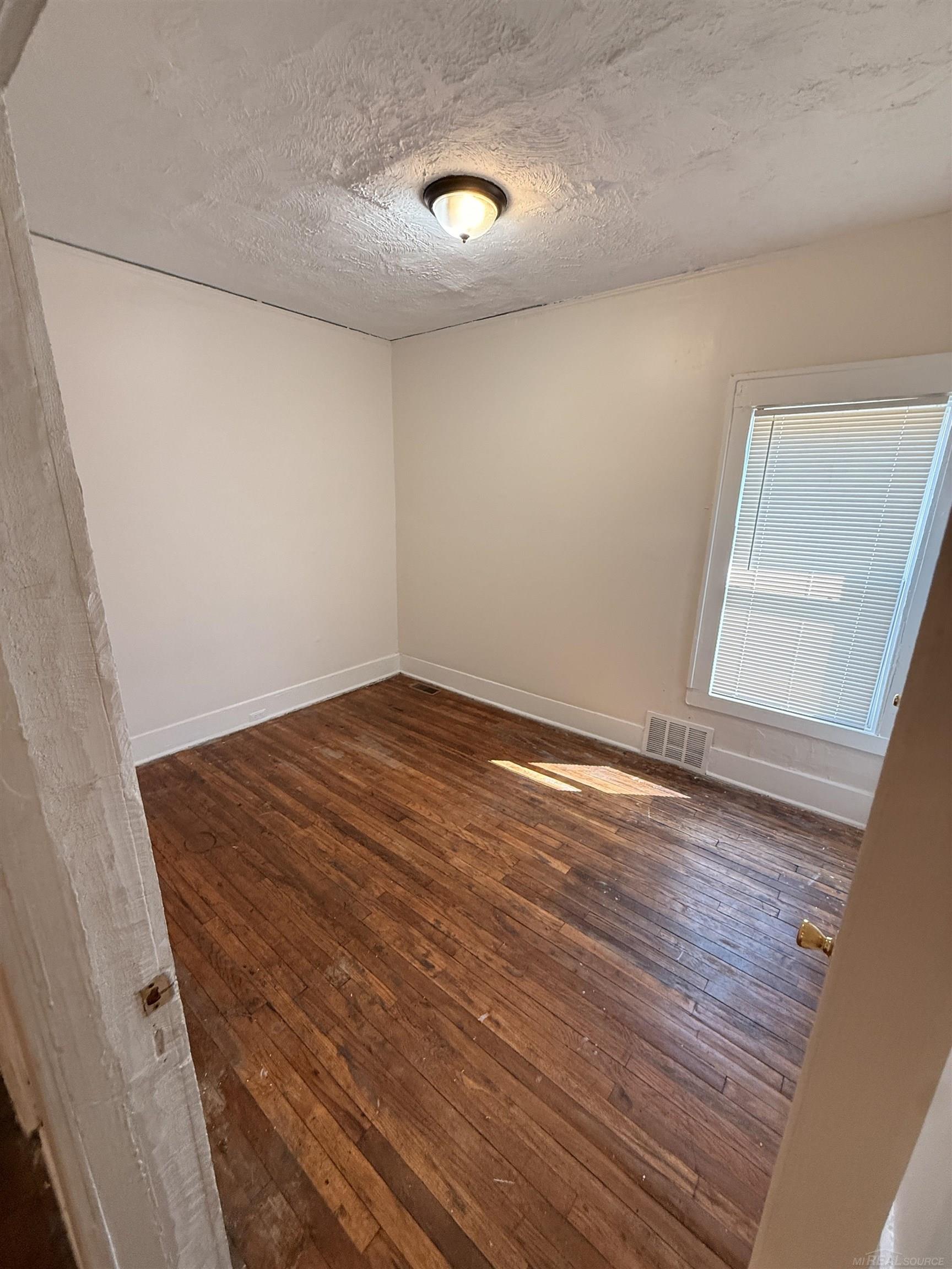 1311 E Nevada Street Property Photo 11