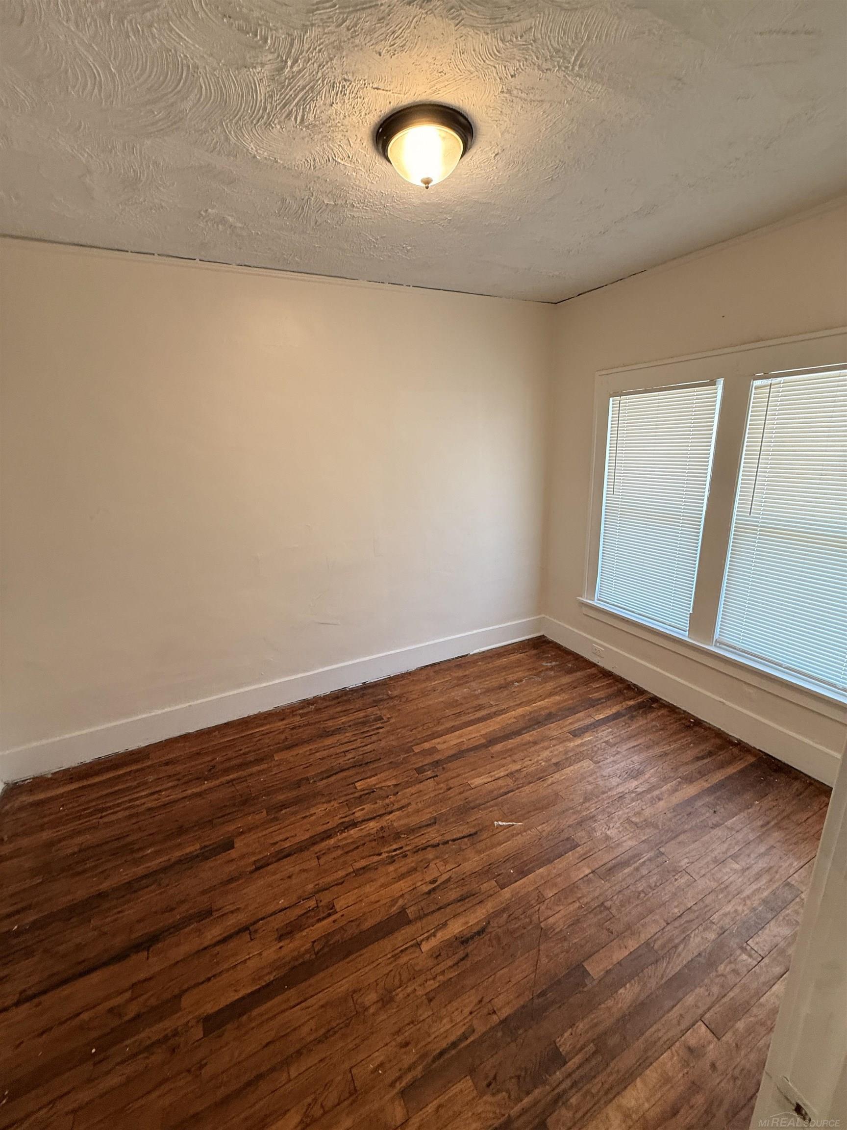 1311 E Nevada Street Property Photo 12