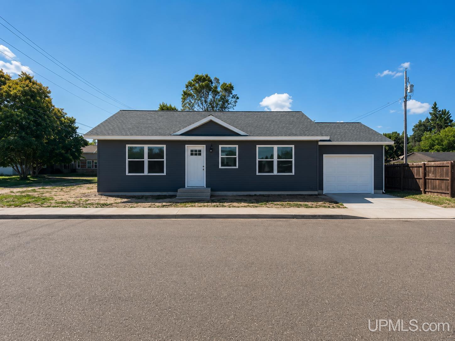 400 S Lake Street Property Photo 1