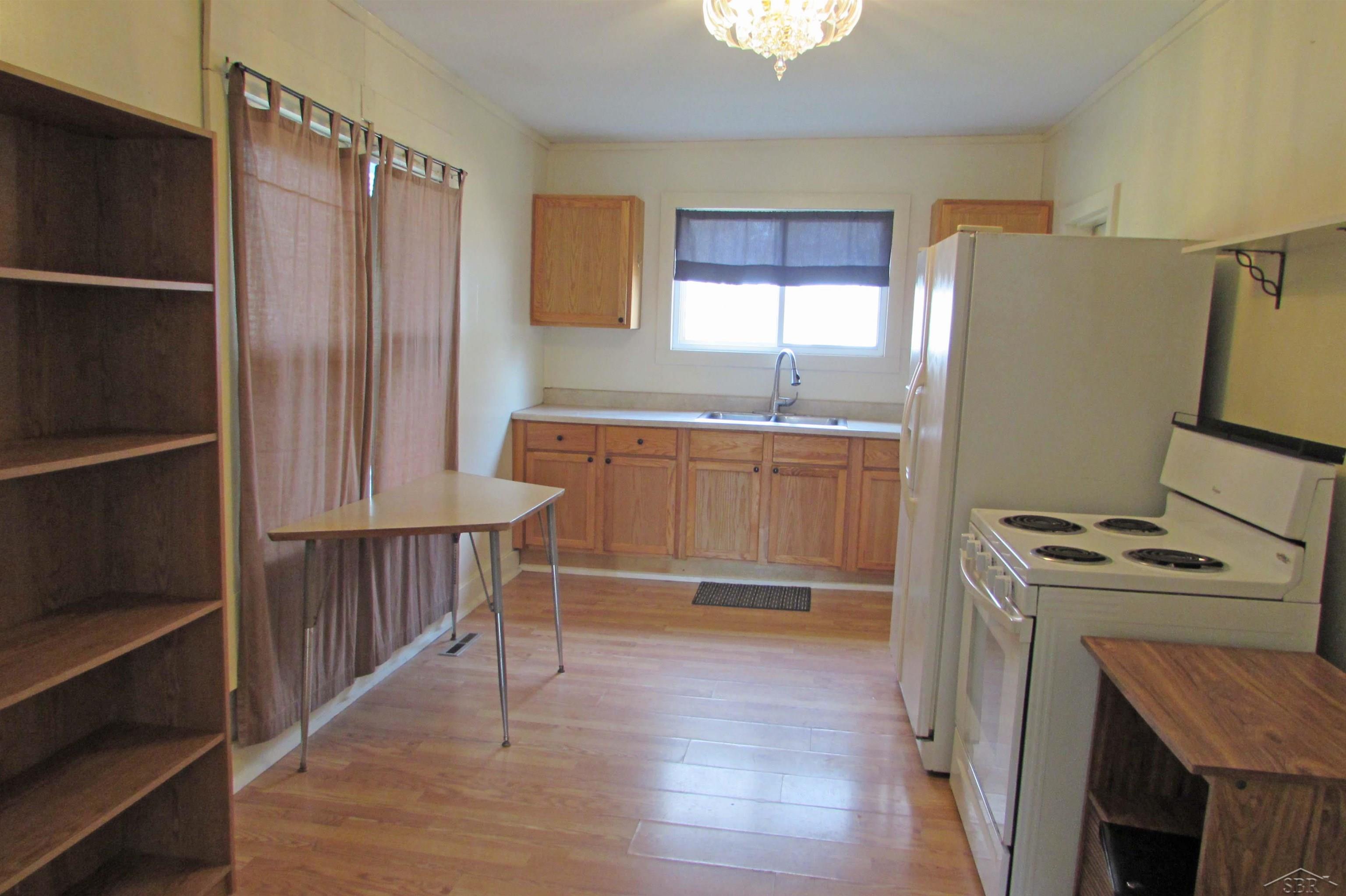 307 N Line Street Property Photo 6