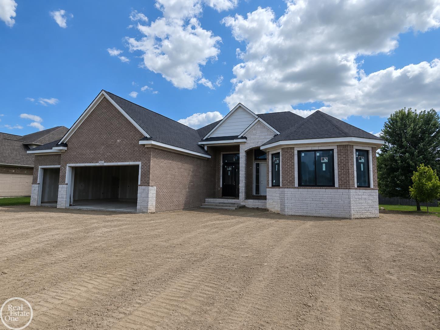 27176 Oxbow Lake Drive Property Photo 1