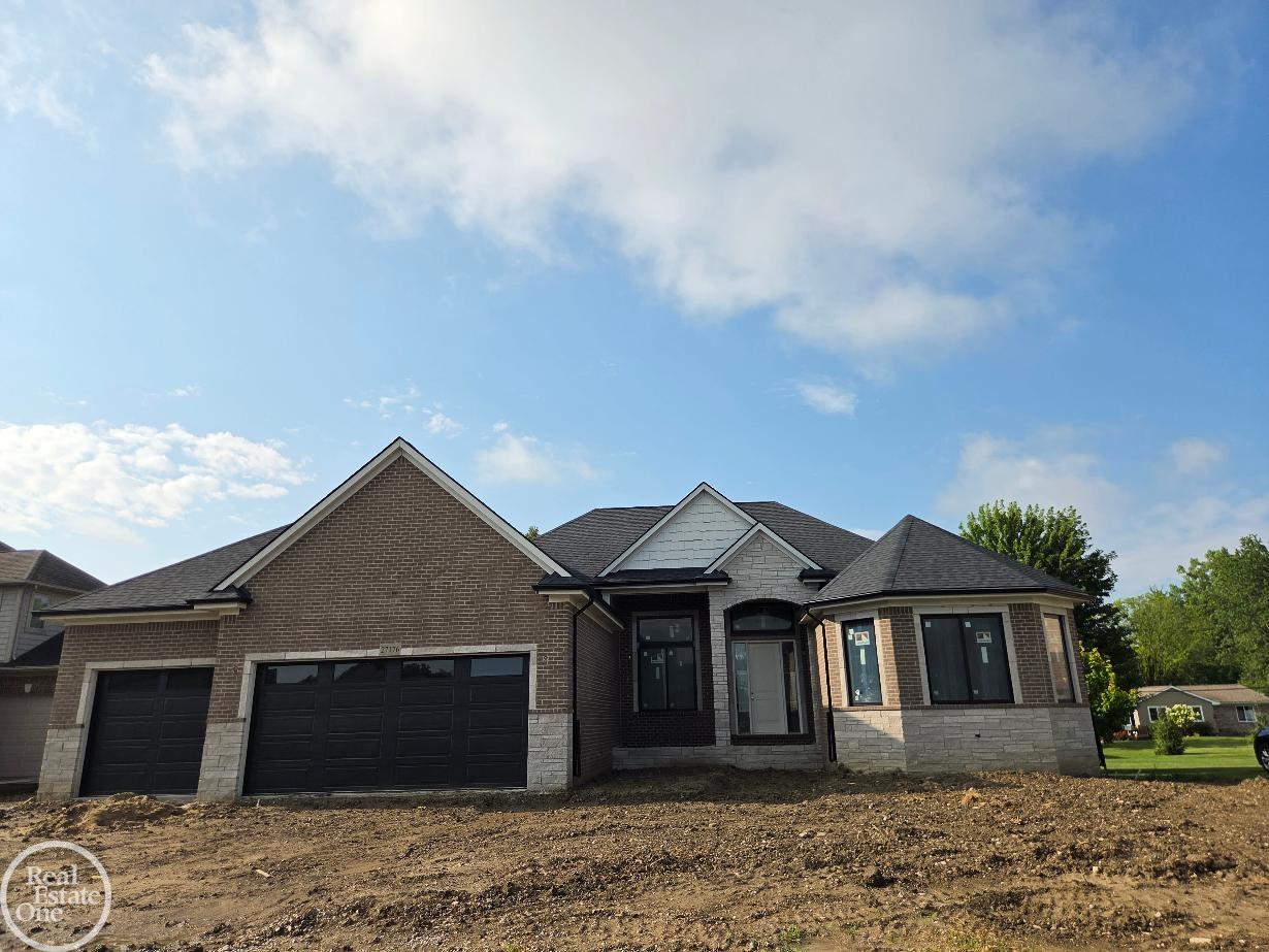 27176 Oxbow Lake Drive Property Photo 3