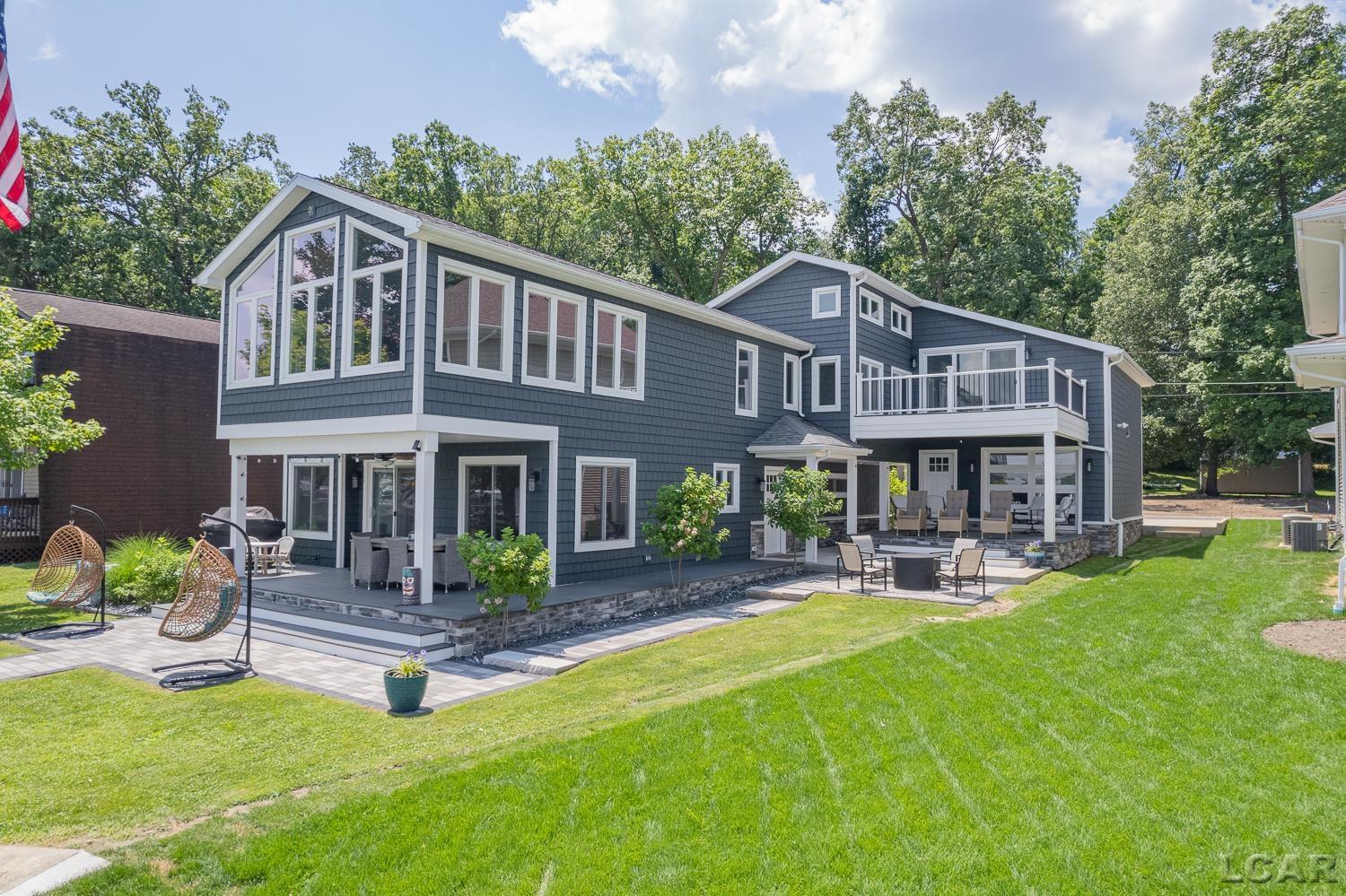 8210 Clarks Cove